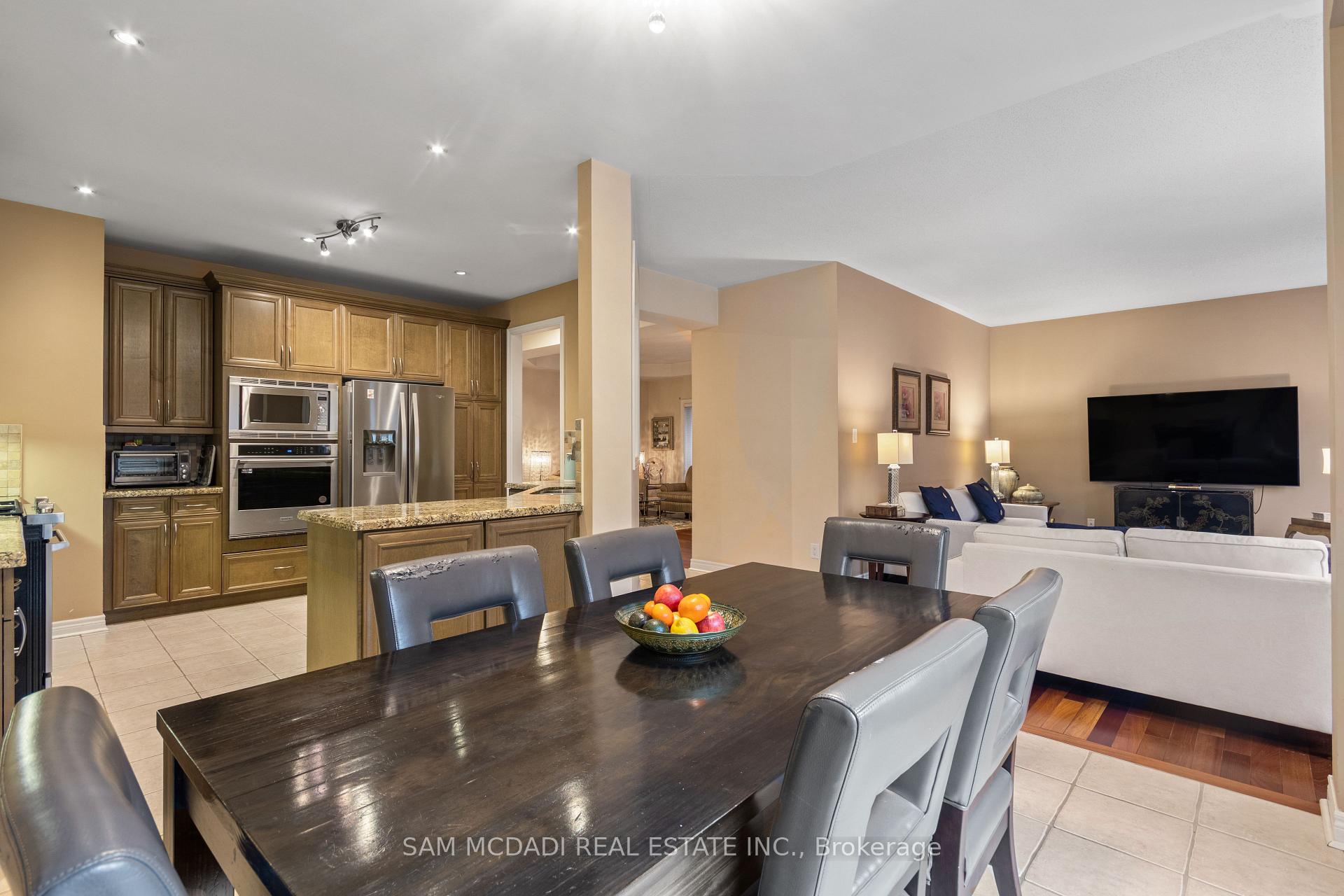 3352 Erin Centre Boulevard