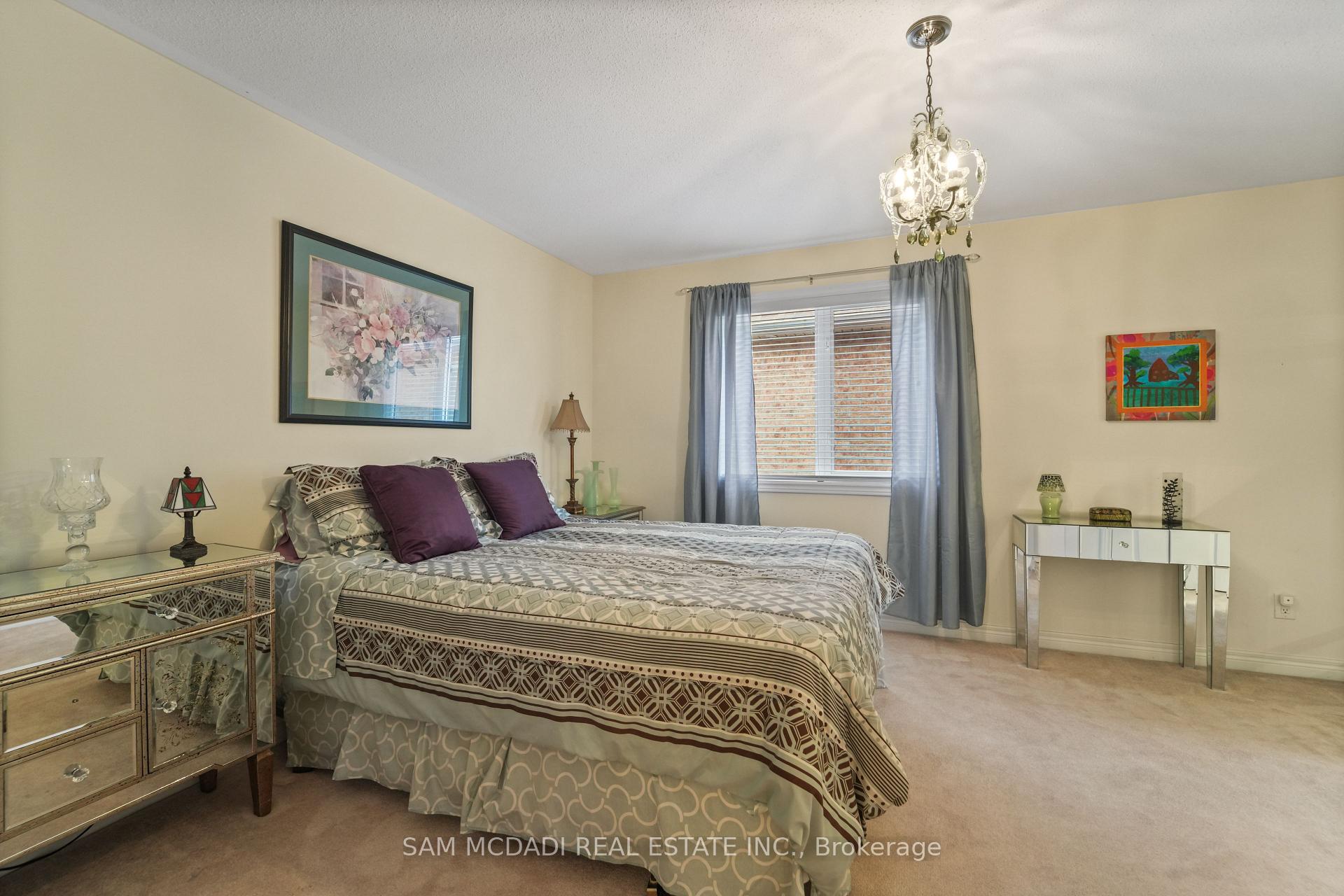 3352 Erin Centre Boulevard