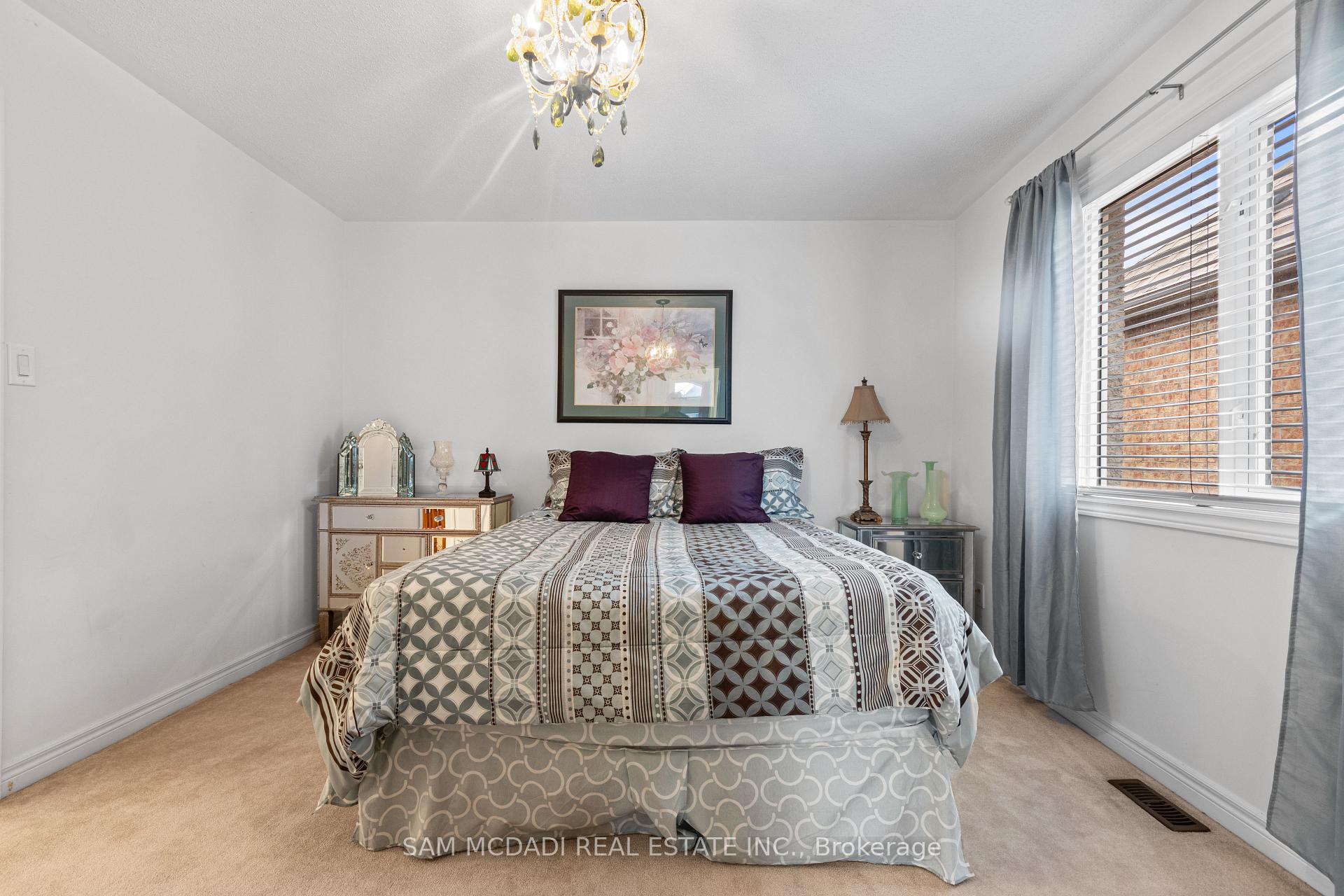 3352 Erin Centre Boulevard