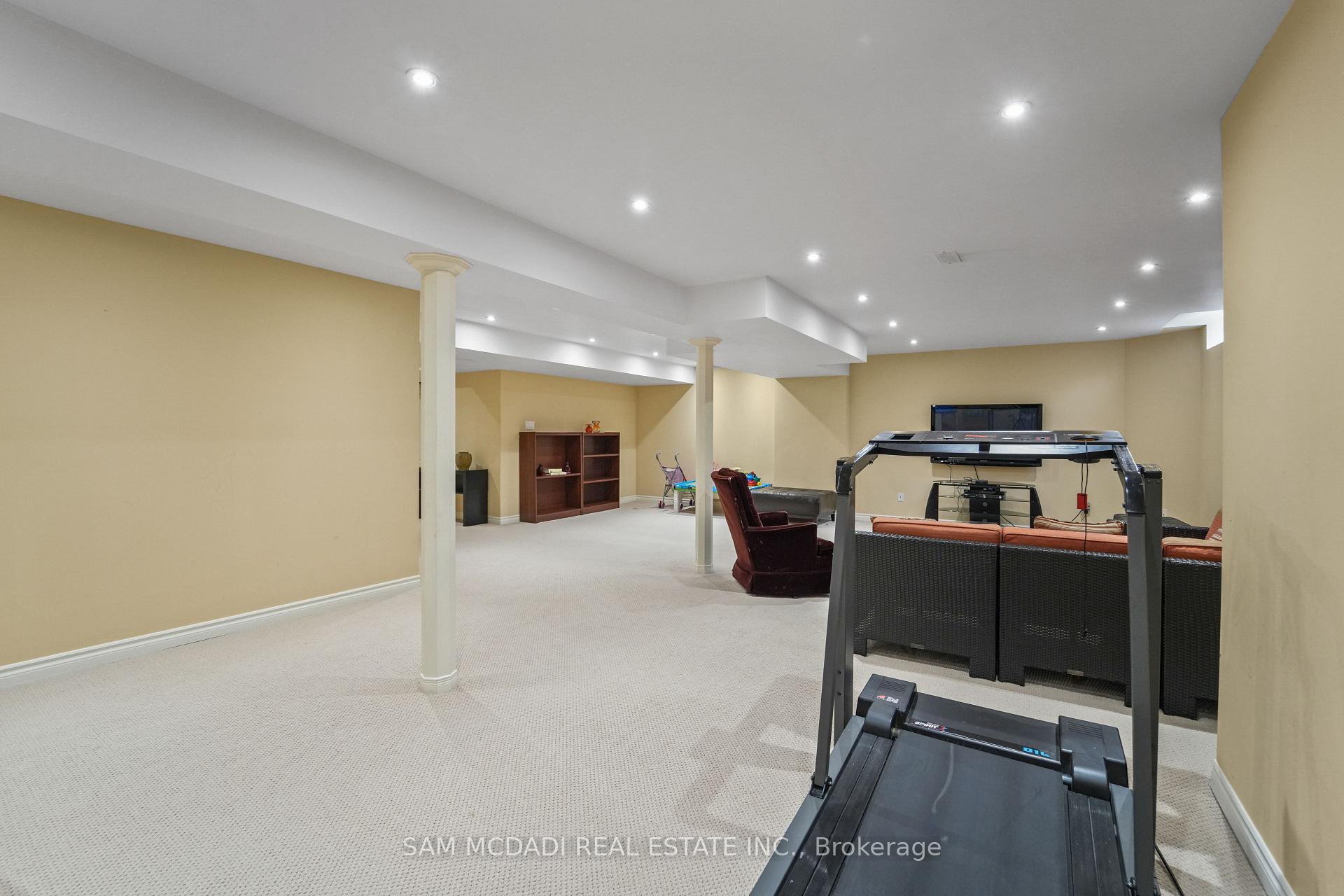 3352 Erin Centre Boulevard