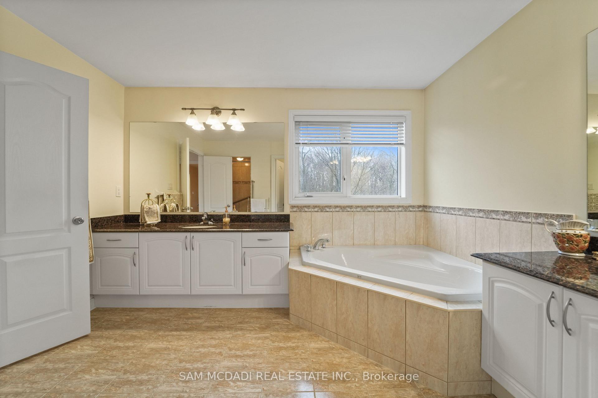 3352 Erin Centre Boulevard