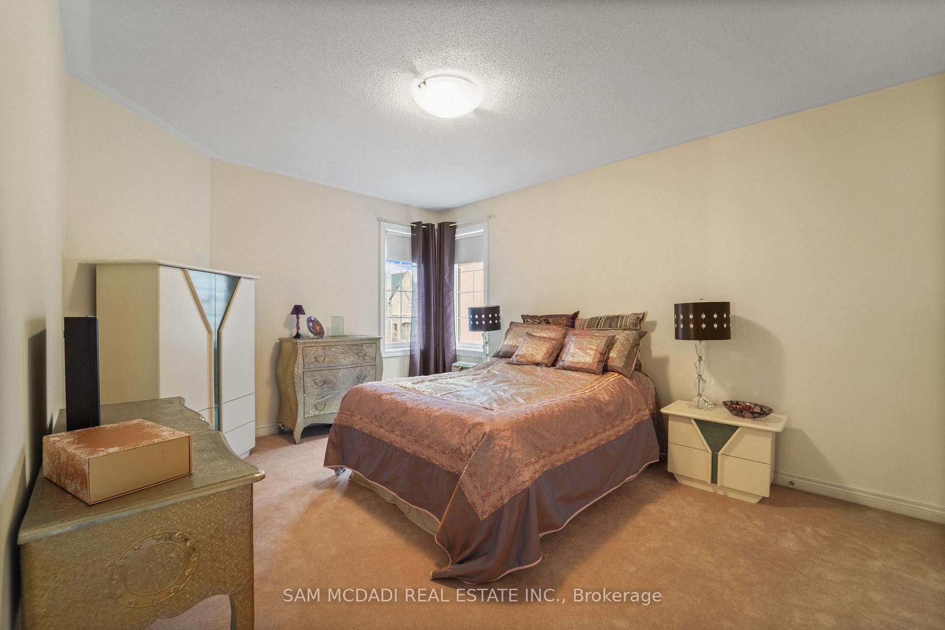 3352 Erin Centre Boulevard