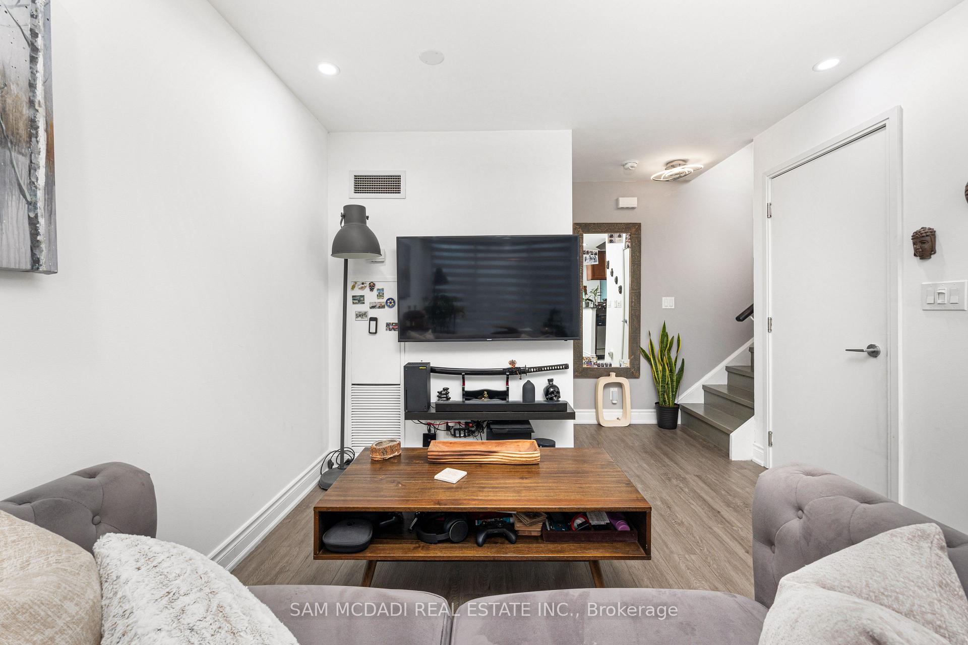 90 Absolute Avenue Th119