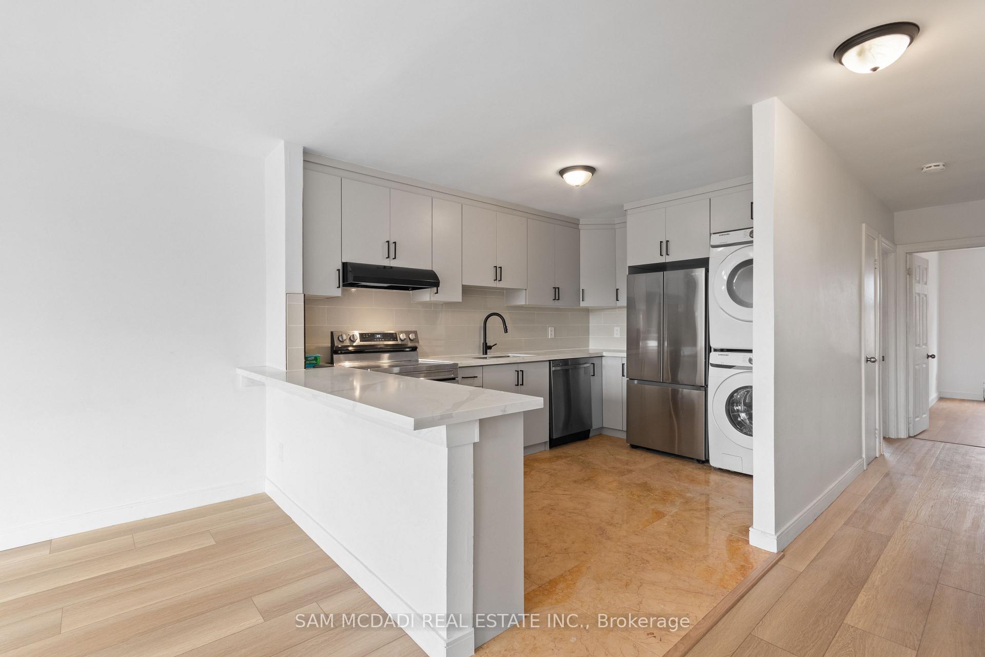 1018 Burnhamthorpe Road E