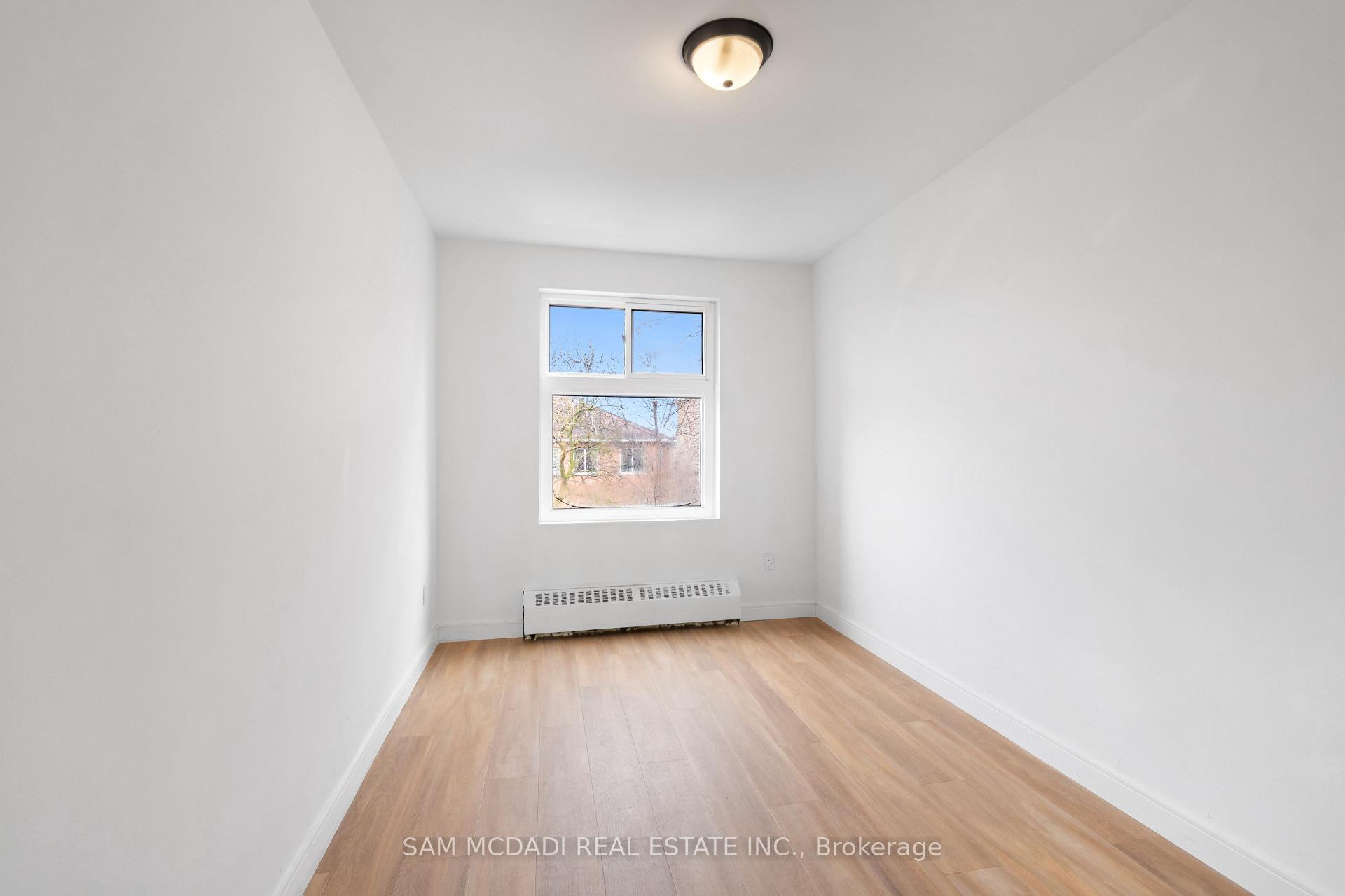1018 Burnhamthorpe Road E