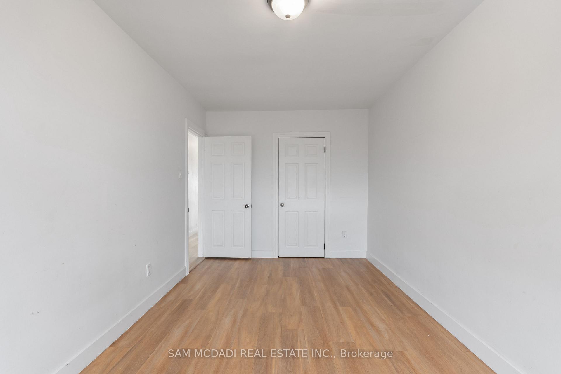 1018 Burnhamthorpe Road E