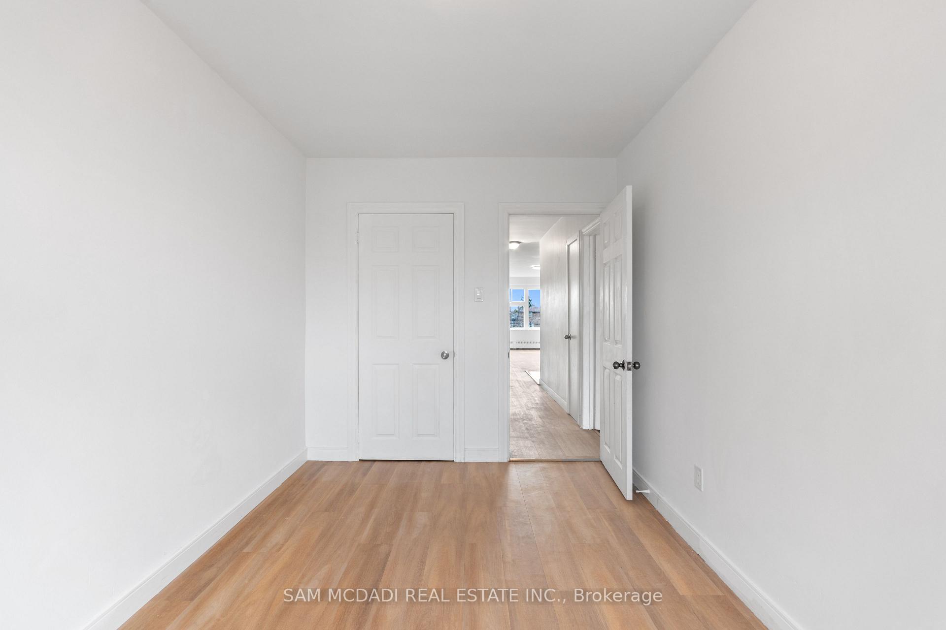 1018 Burnhamthorpe Road E
