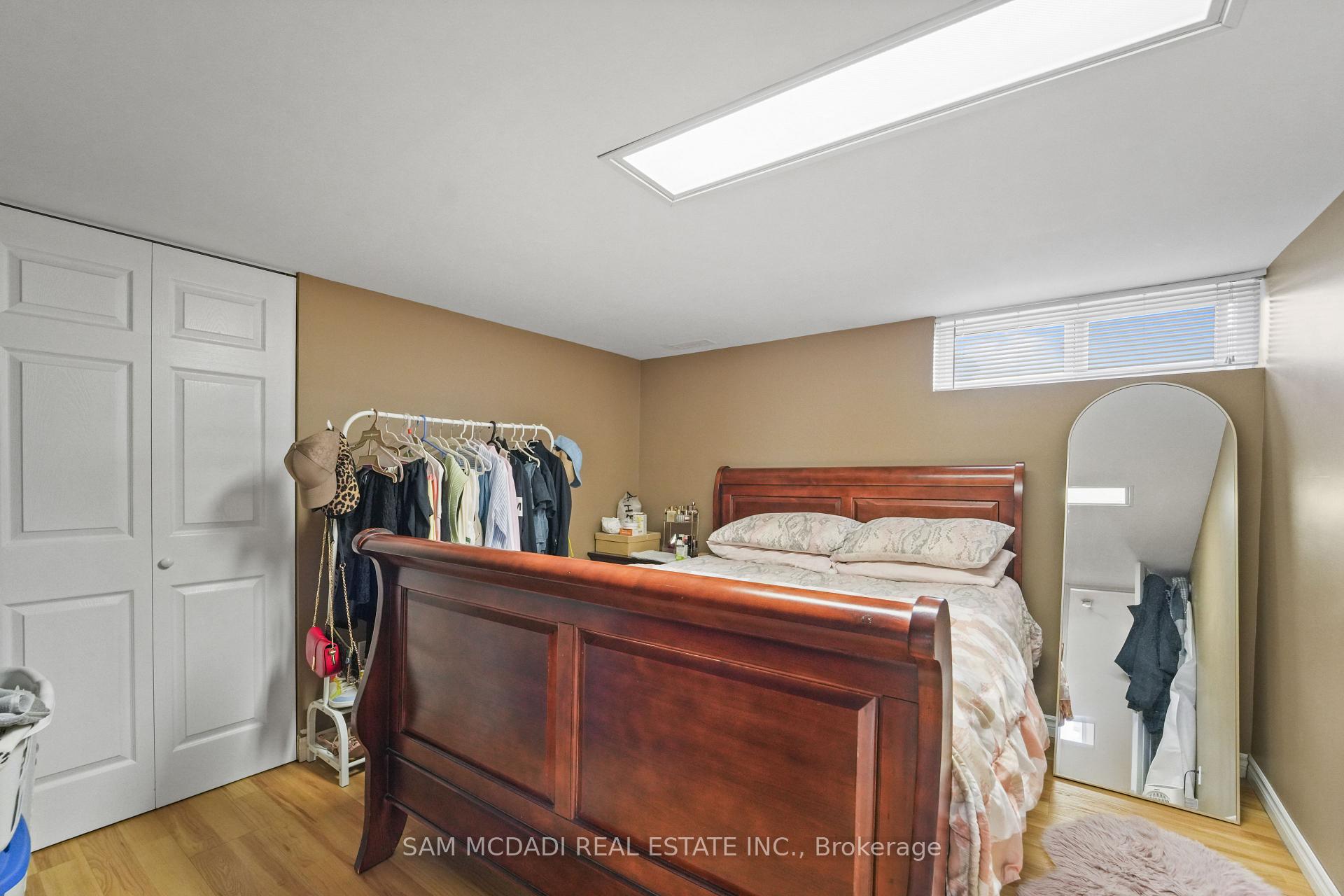 2230 Britannia Road W