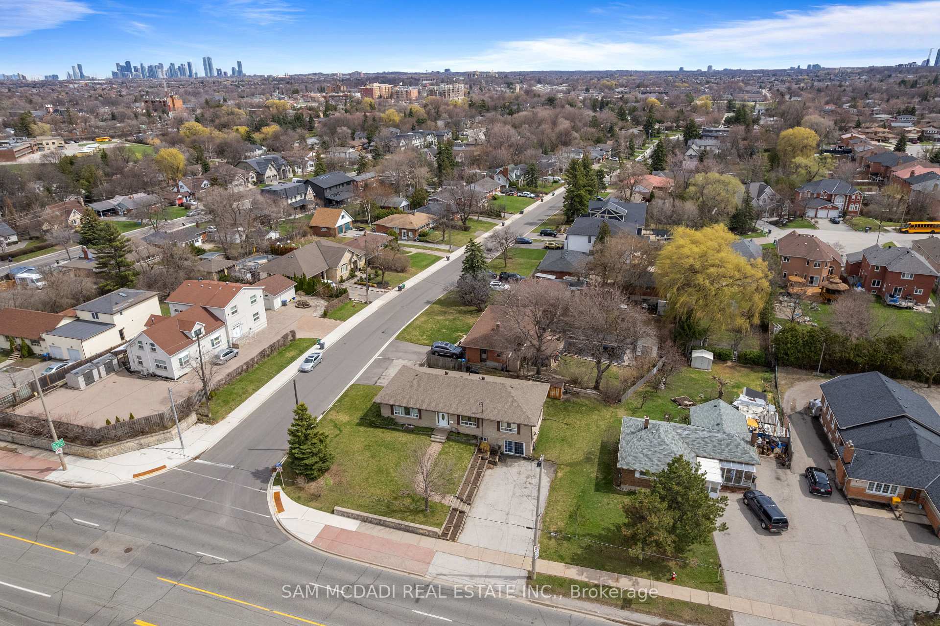 2230 Britannia Road W