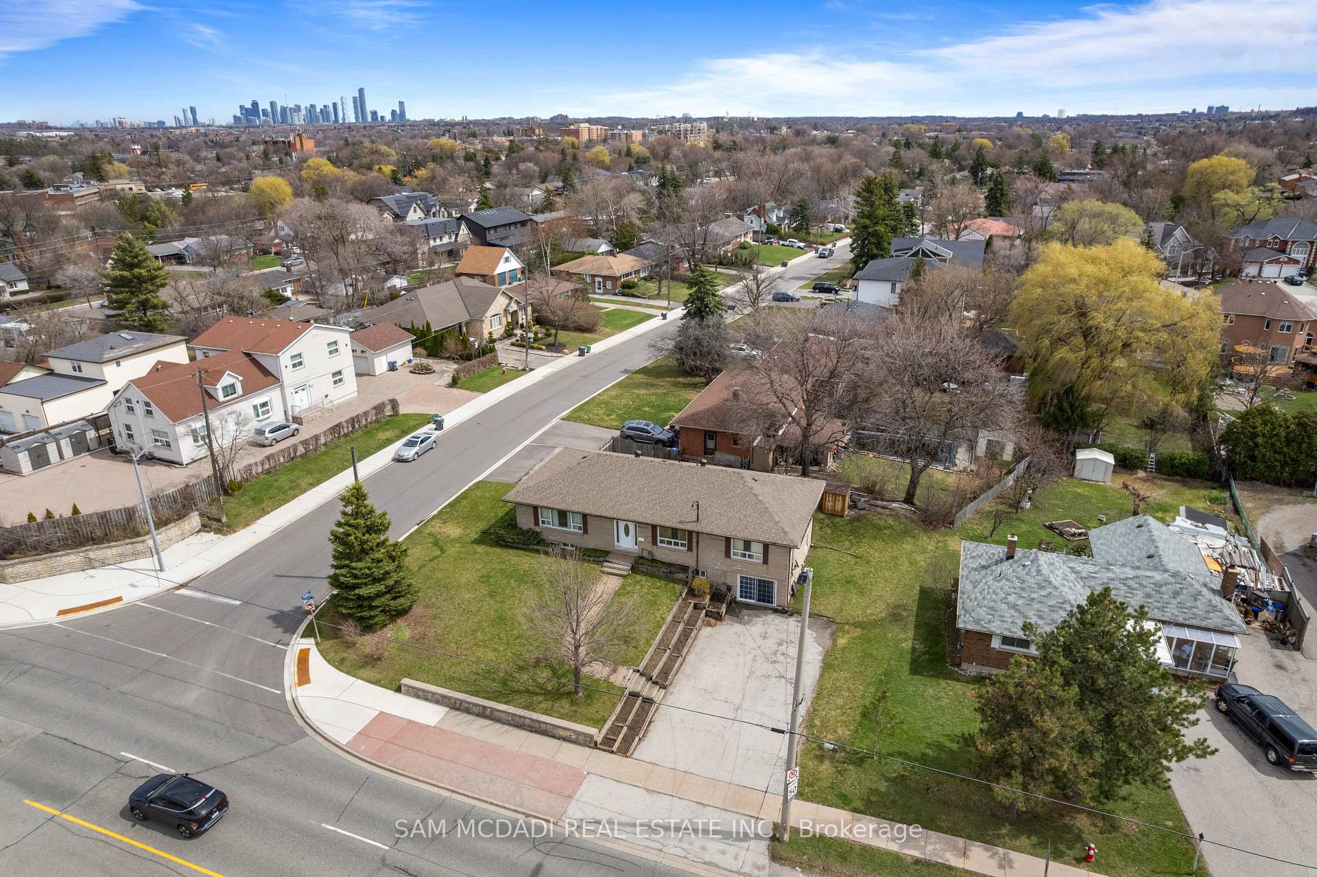 2230 Britannia Road W