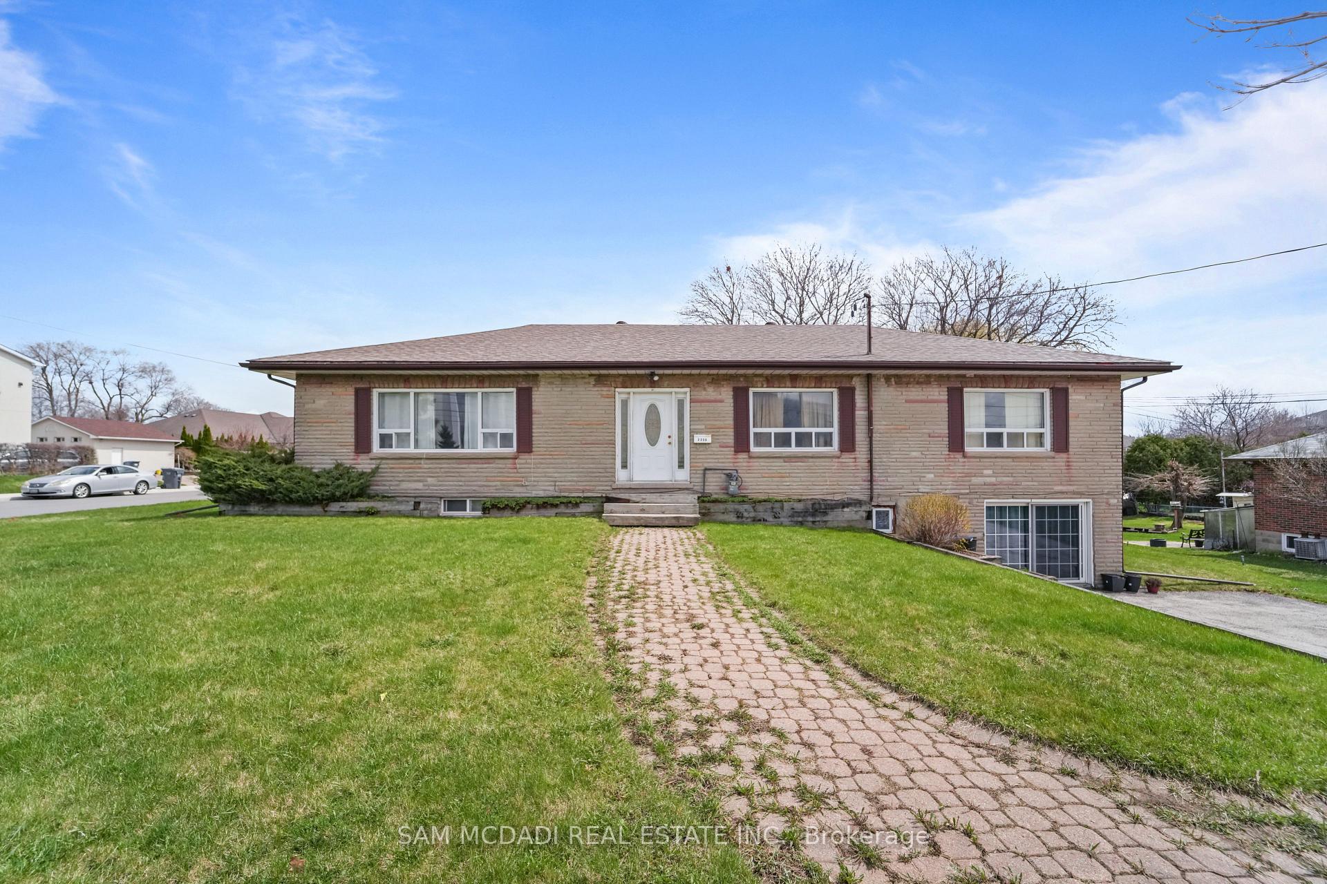 2230 Britannia Road W