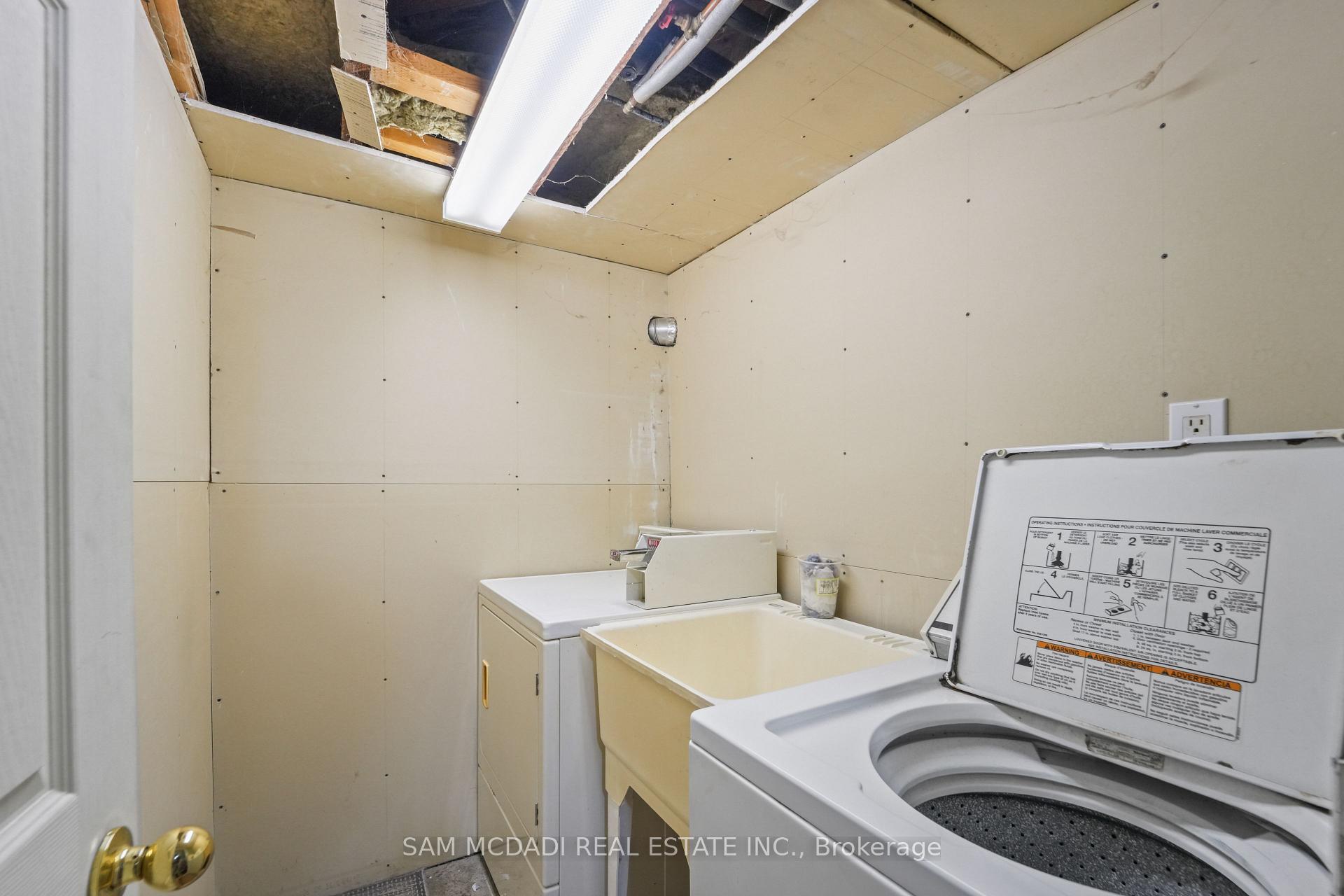 2230 Britannia Road W