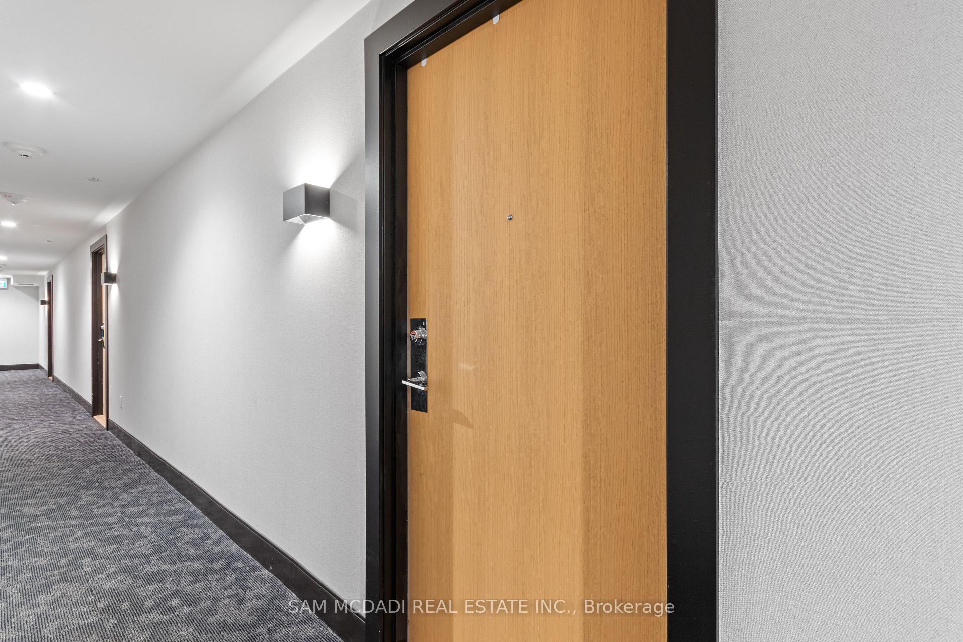 2520 Eglinton Avenue W 1316