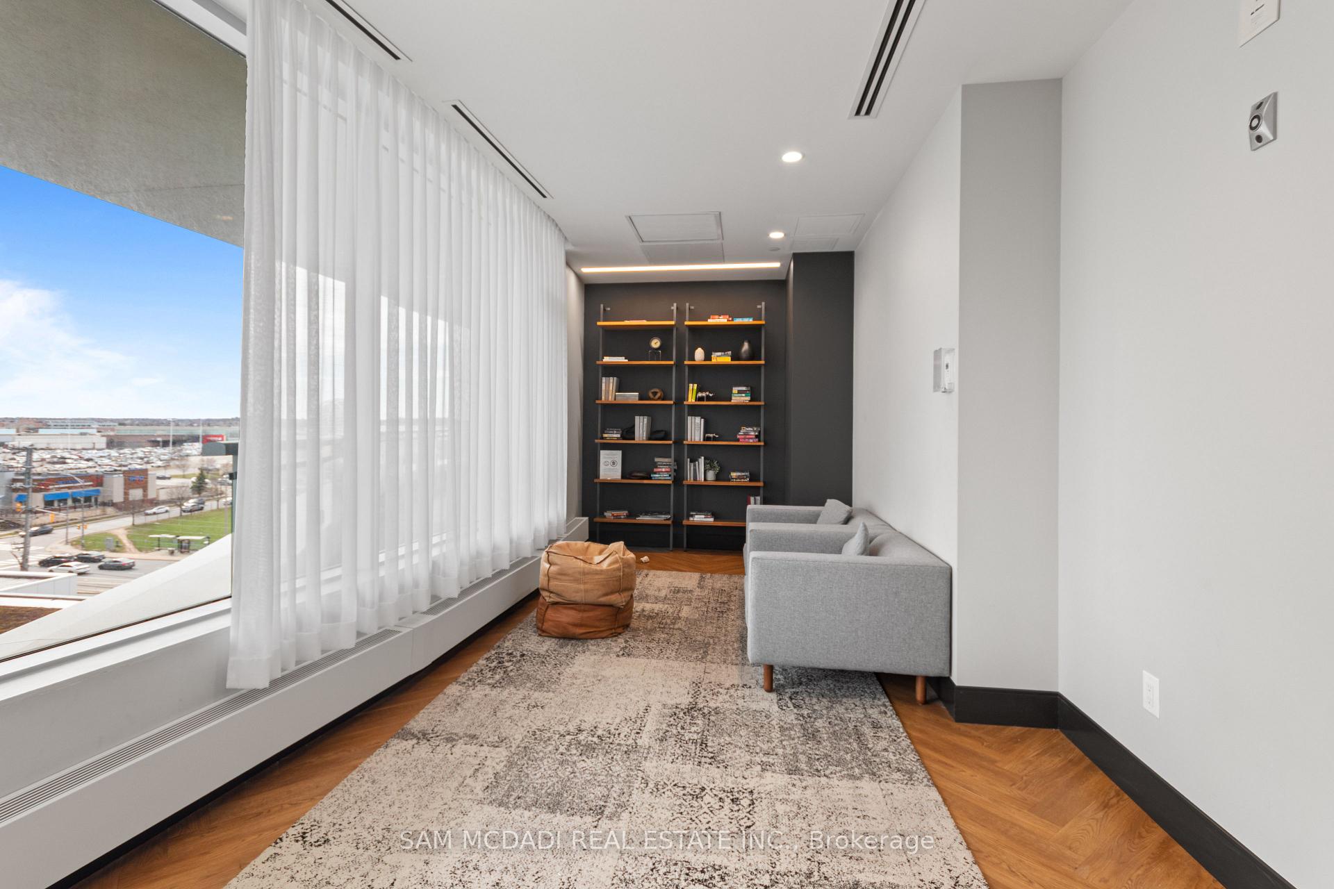 2520 Eglinton Avenue W 1316