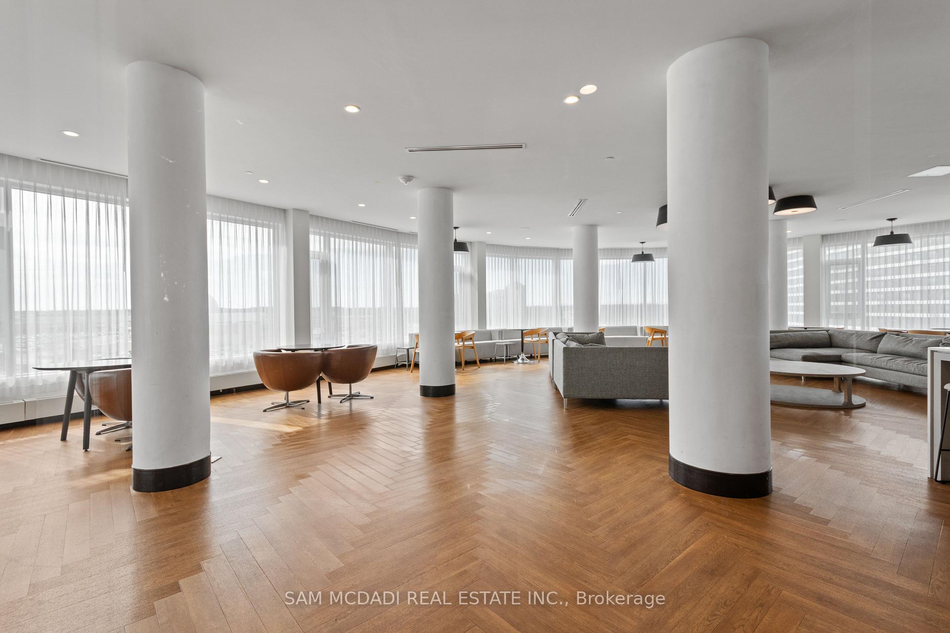 2520 Eglinton Avenue W 1316