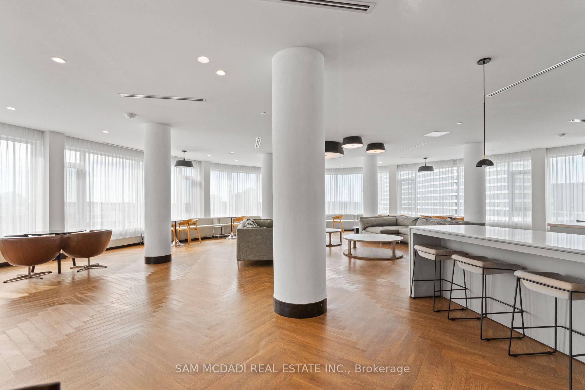 2520 Eglinton Avenue W 1316