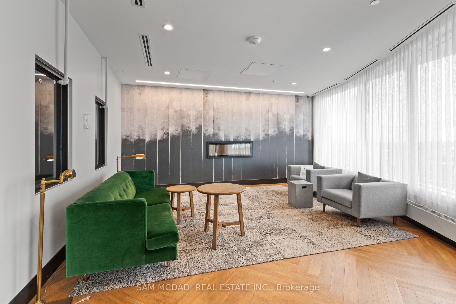 2520 Eglinton Avenue W 1316