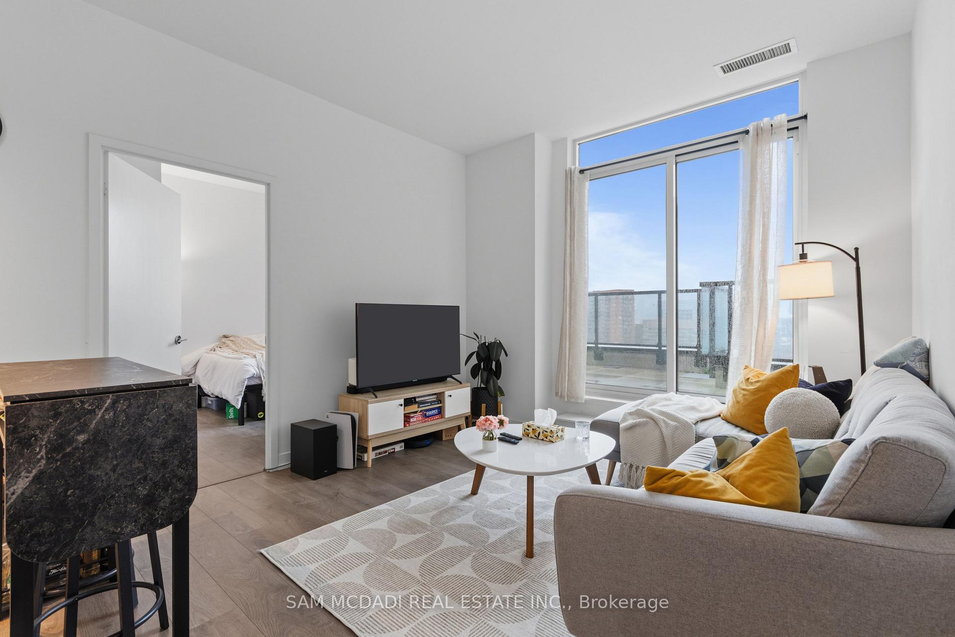 270 Dufferin Street PH01