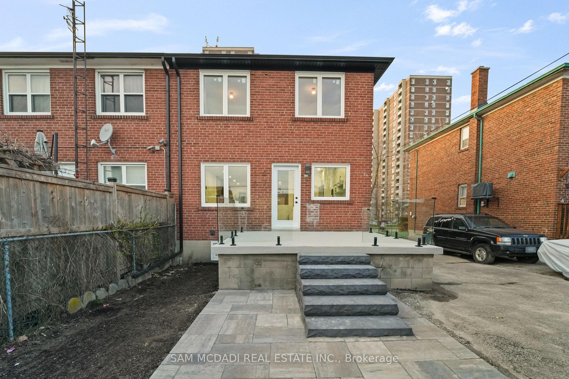 25 Falstaff Avenue