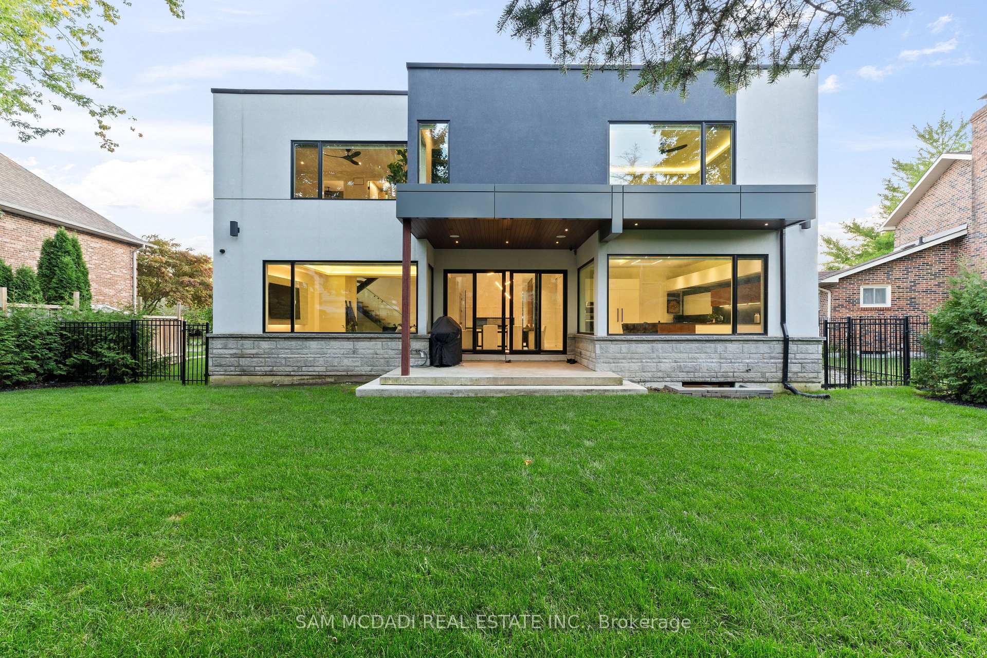 2075 Shawanaga Trail