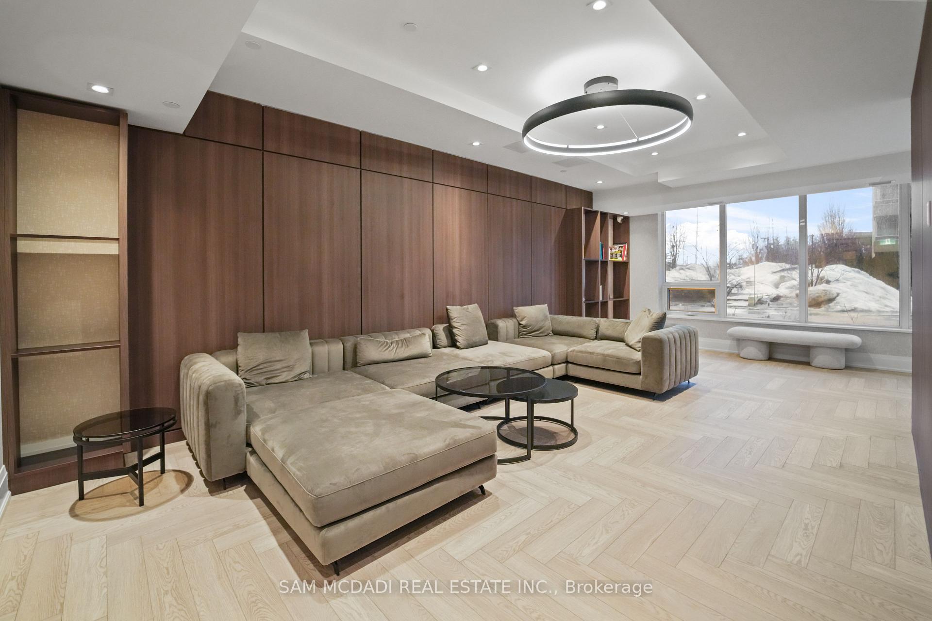 1035 Southdown Road 1403