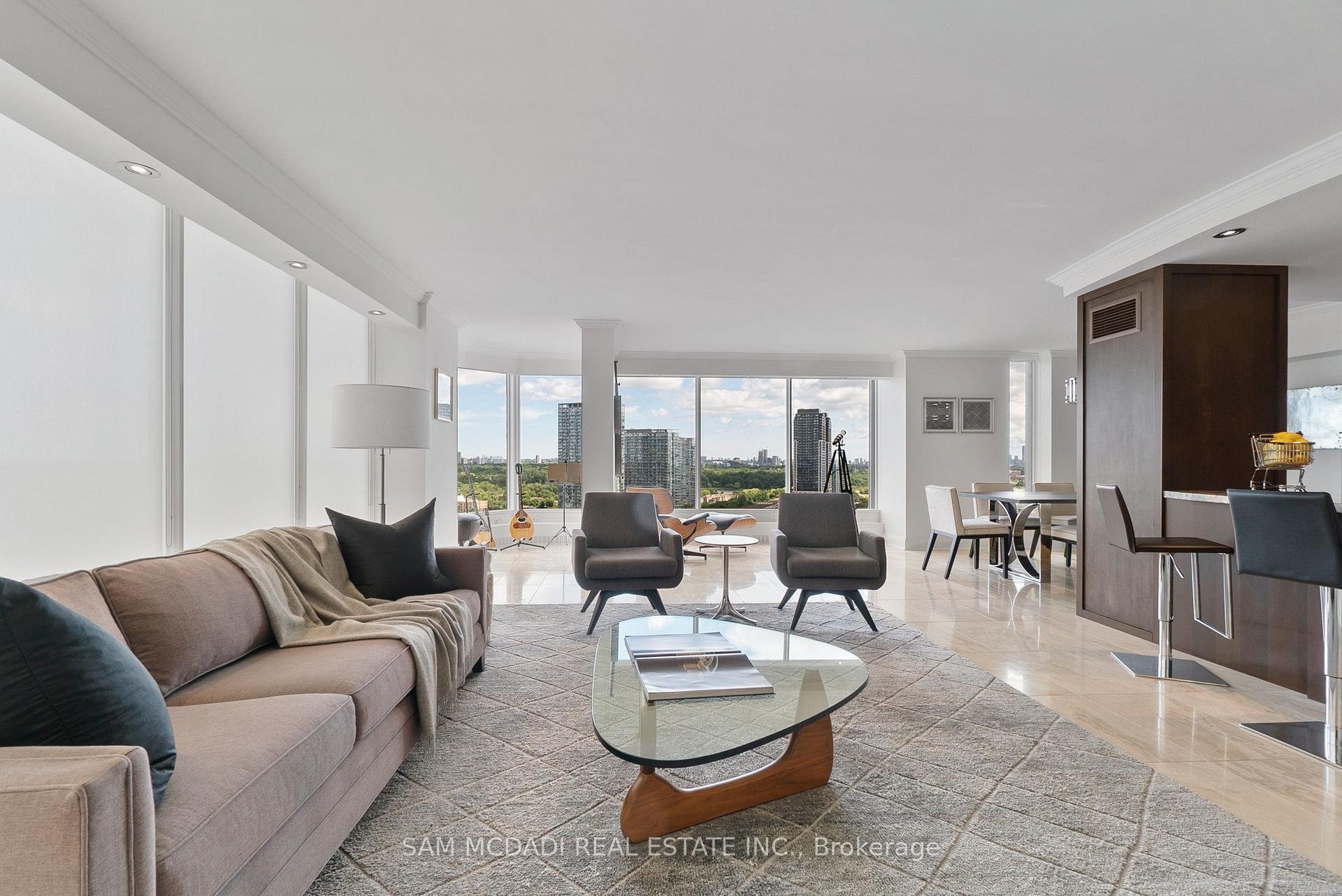 2045 Lakeshore Boulevard W 2212