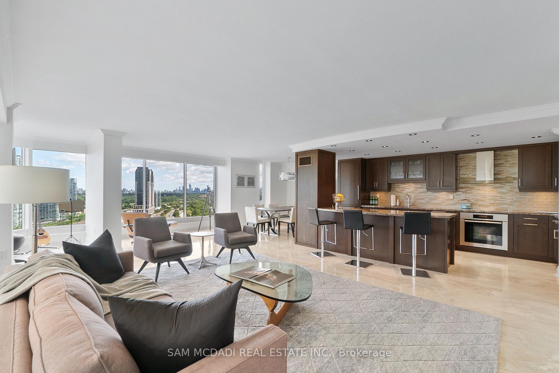 2045 Lakeshore Boulevard W 2212