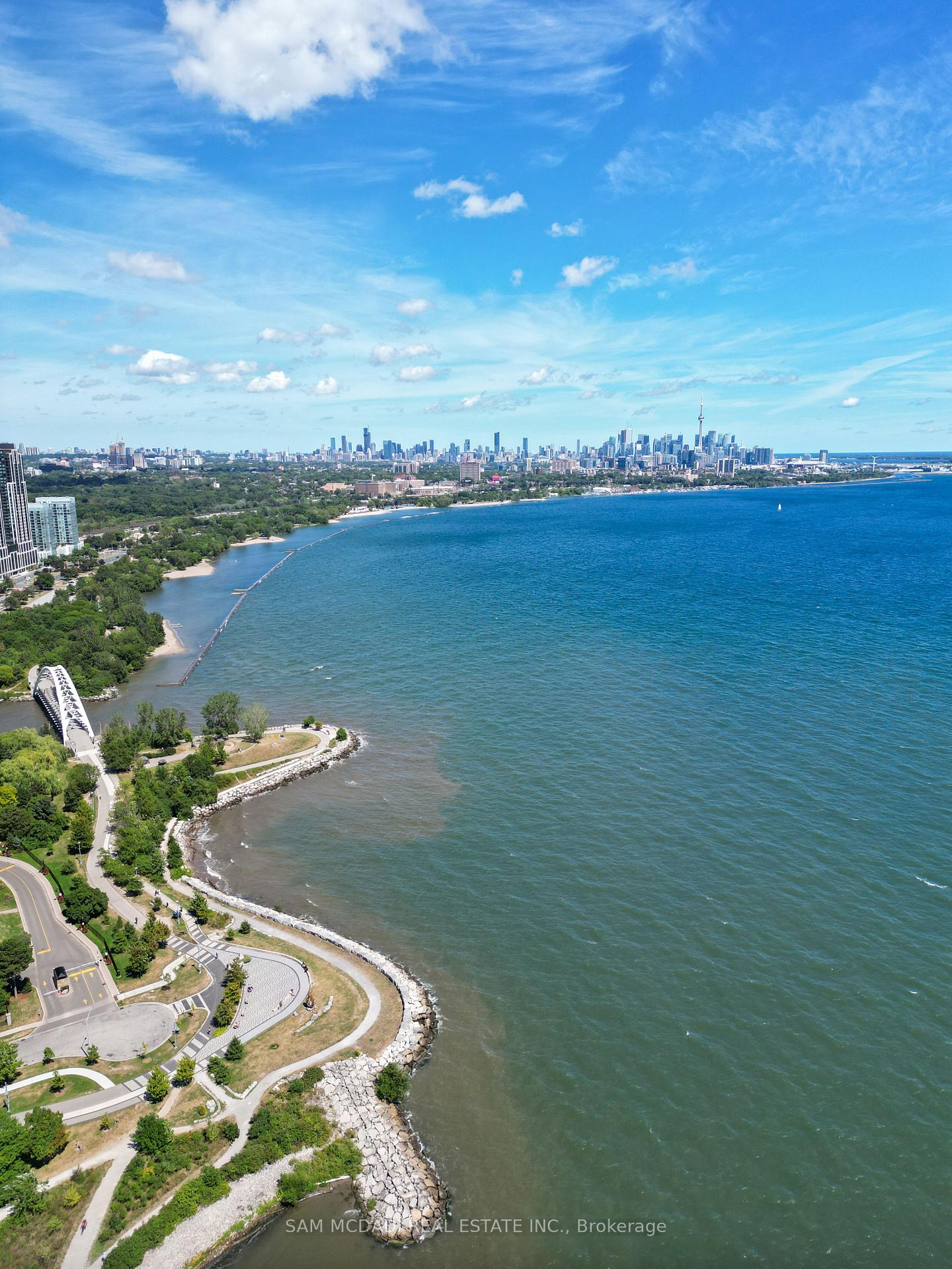 2045 Lakeshore Boulevard W 2212