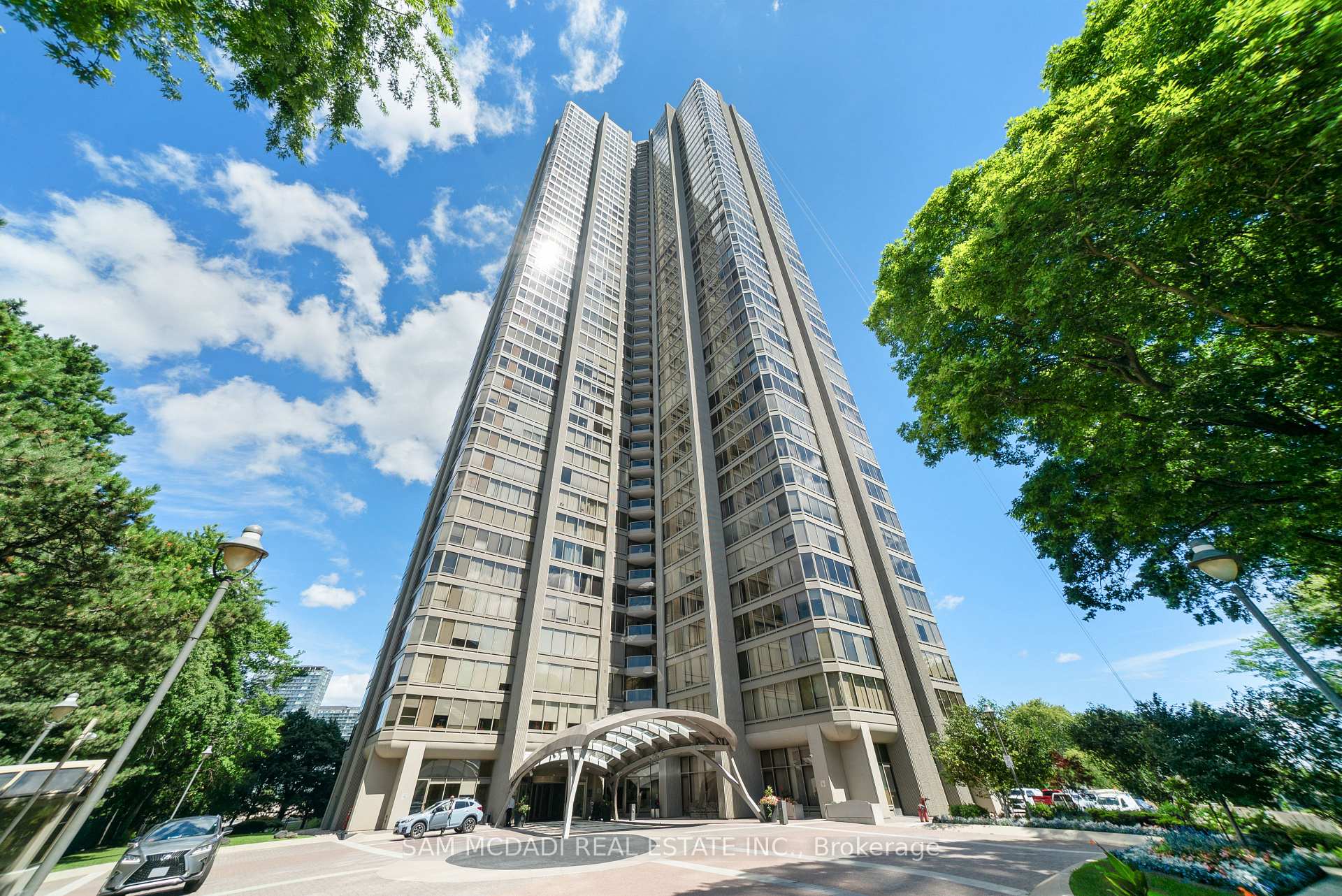 2045 Lakeshore Boulevard W 2212