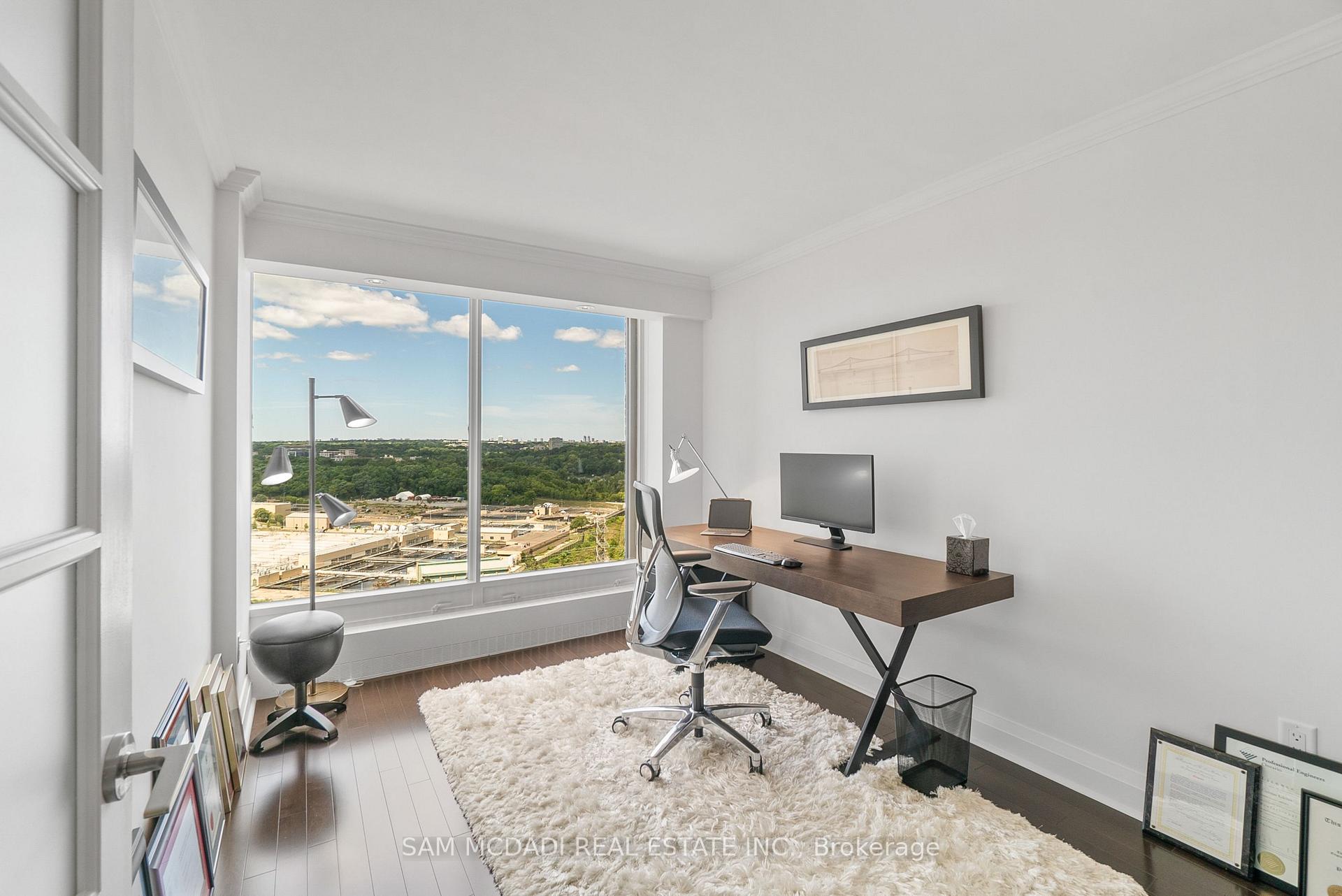 2045 Lakeshore Boulevard W 2212