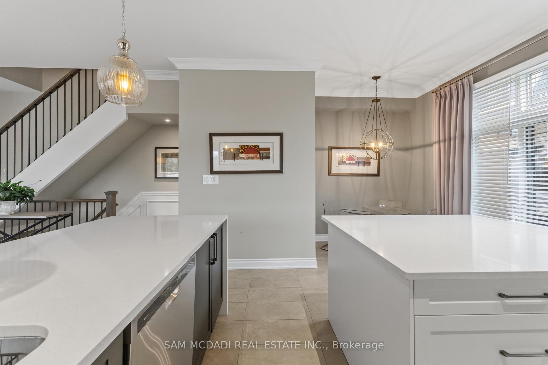 2029 Queensborough Gate