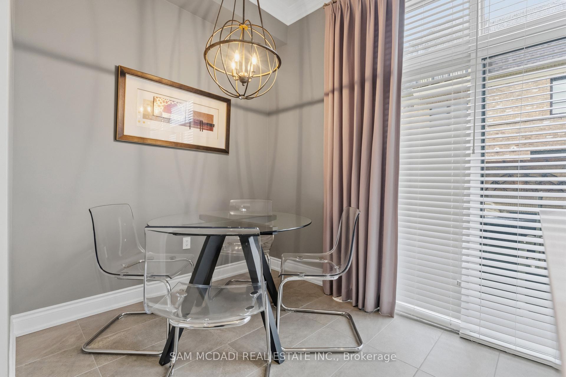 2029 Queensborough Gate