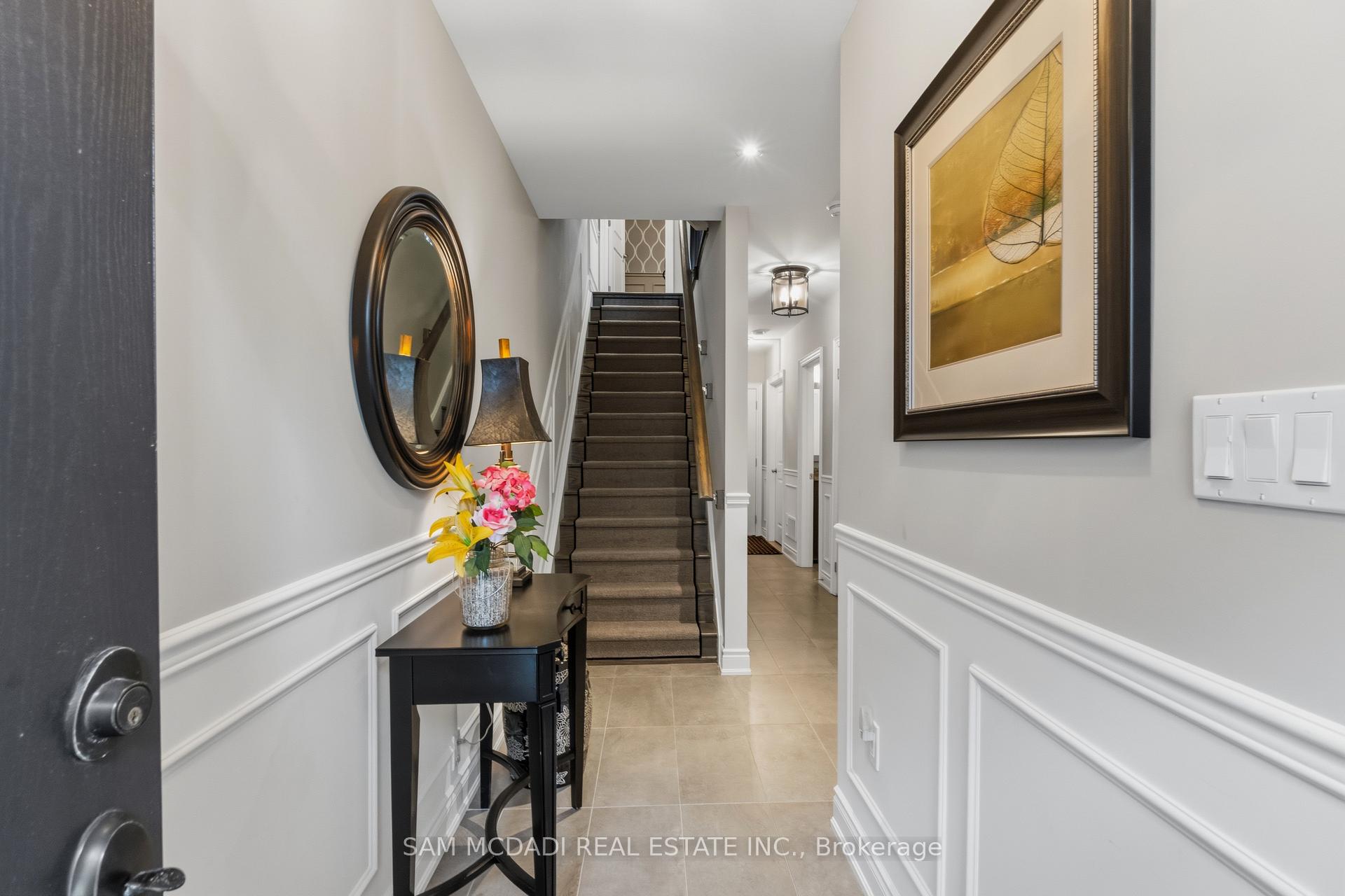 2029 Queensborough Gate