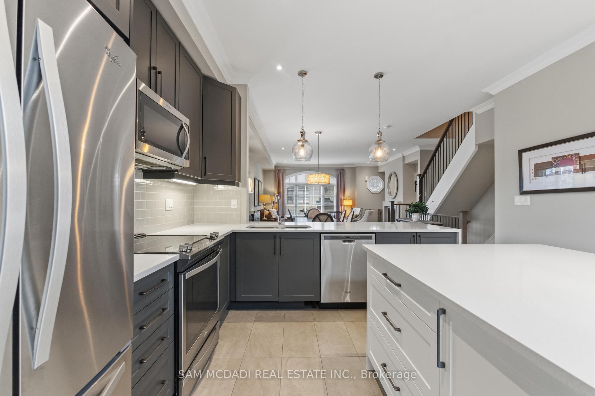 2029 Queensborough Gate