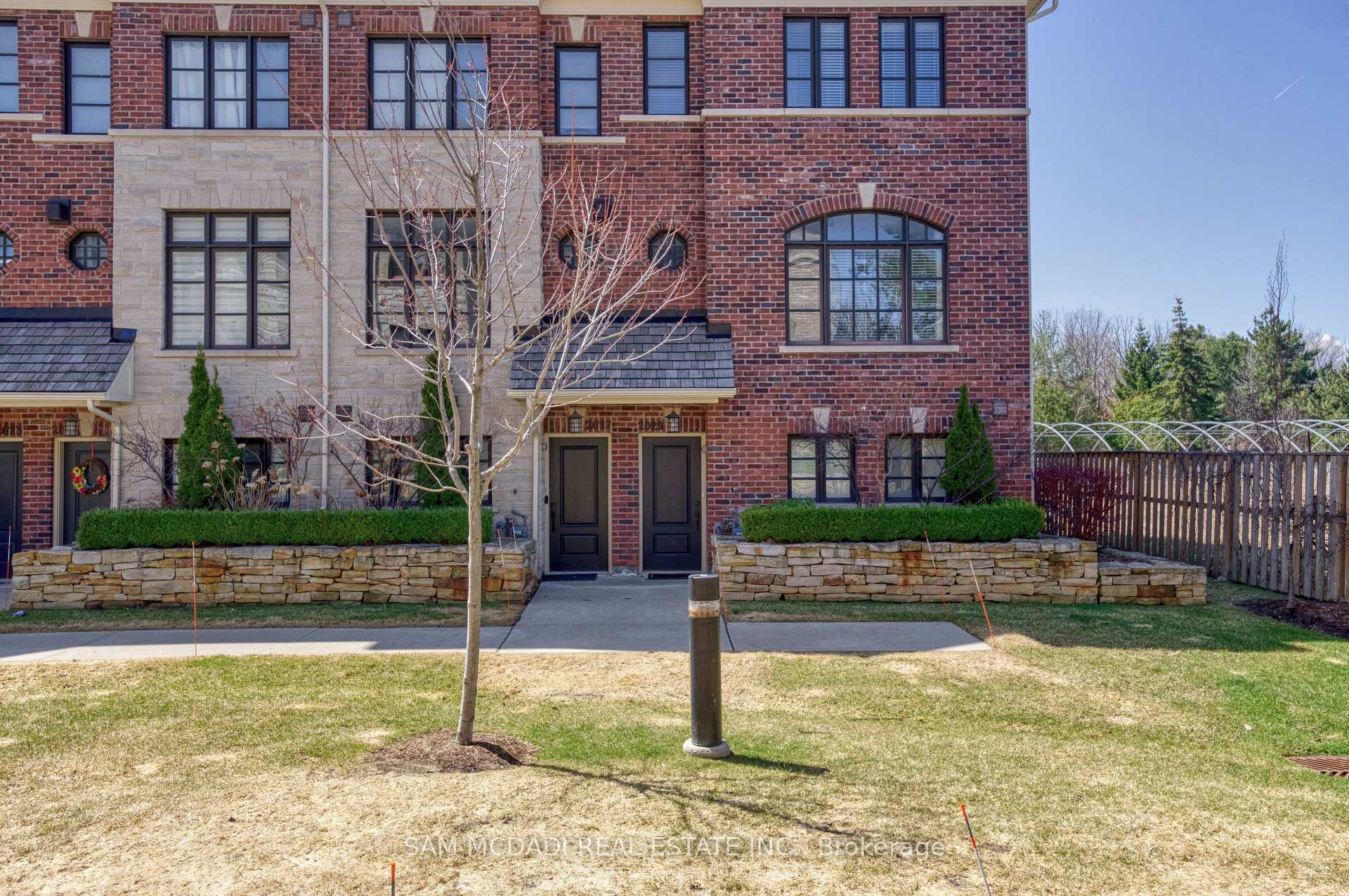 2029 Queensborough Gate