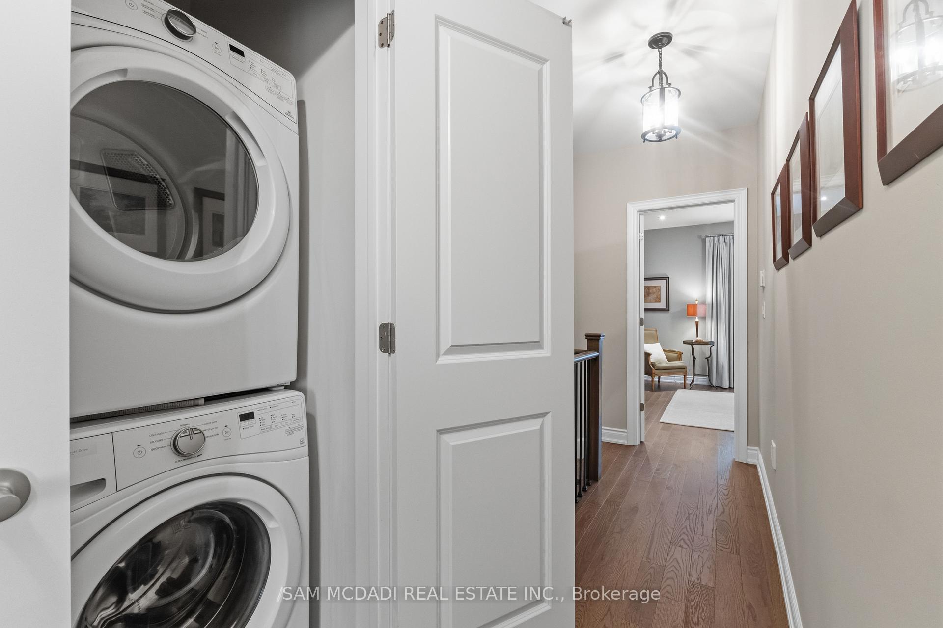 2029 Queensborough Gate