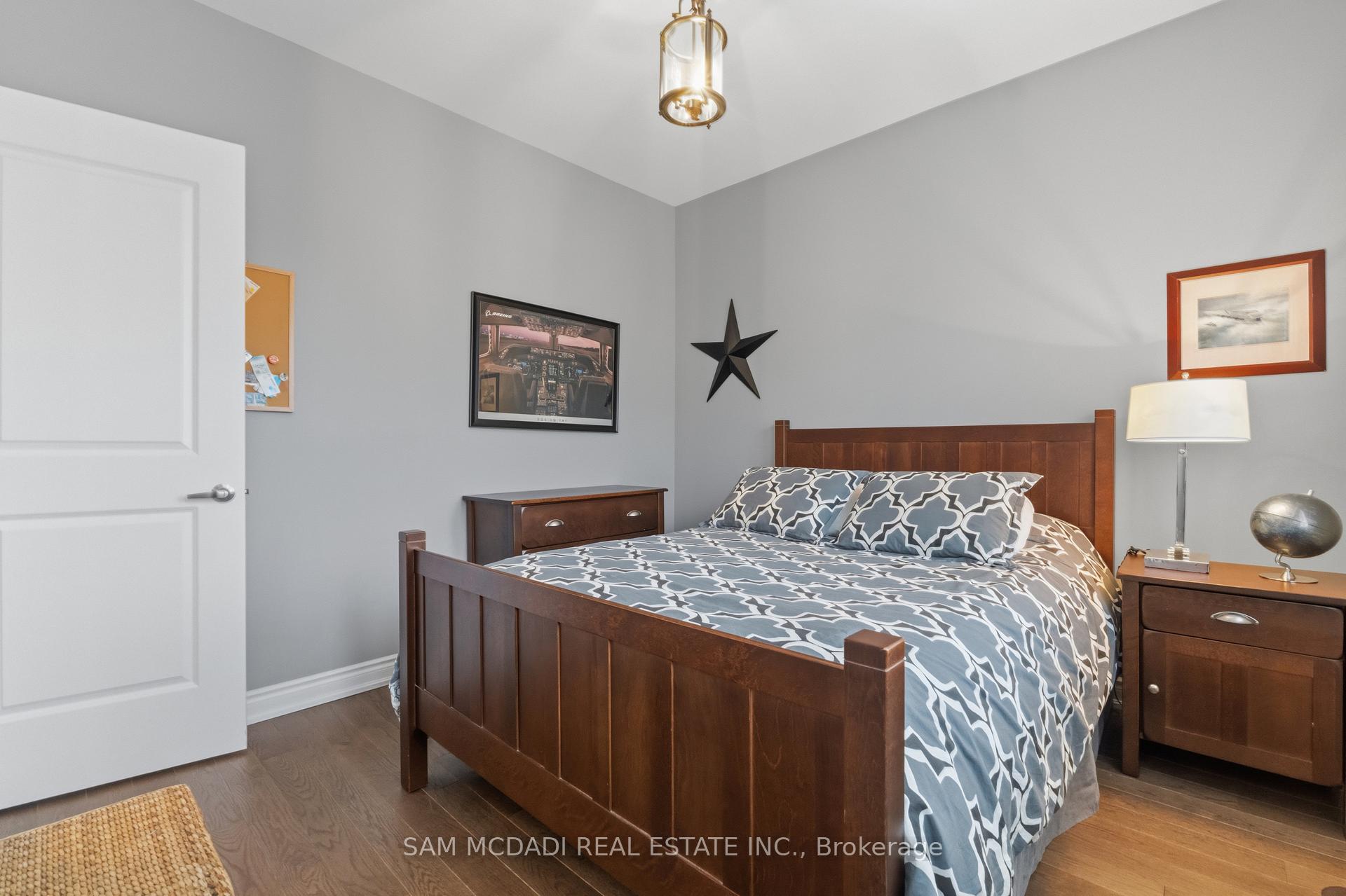 2029 Queensborough Gate