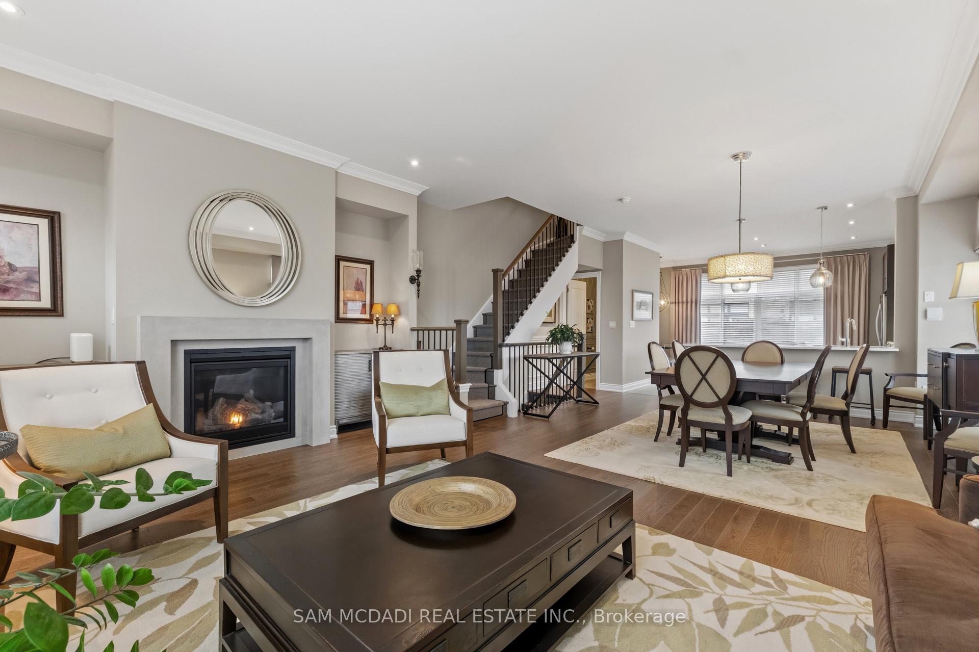 2029 Queensborough Gate