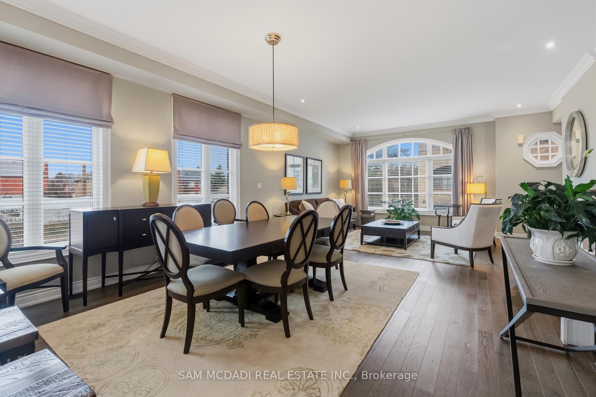 2029 Queensborough Gate