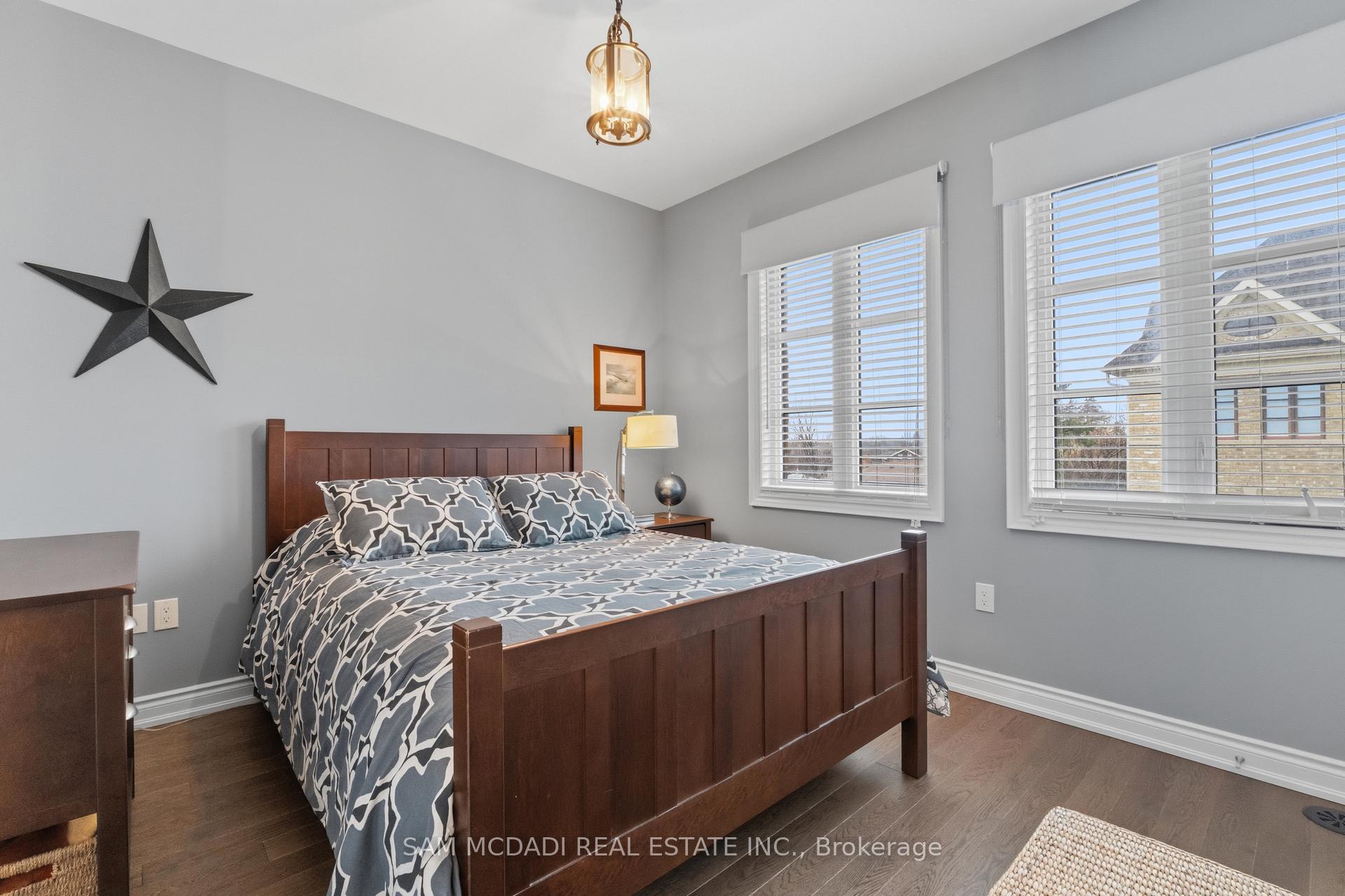 2029 Queensborough Gate