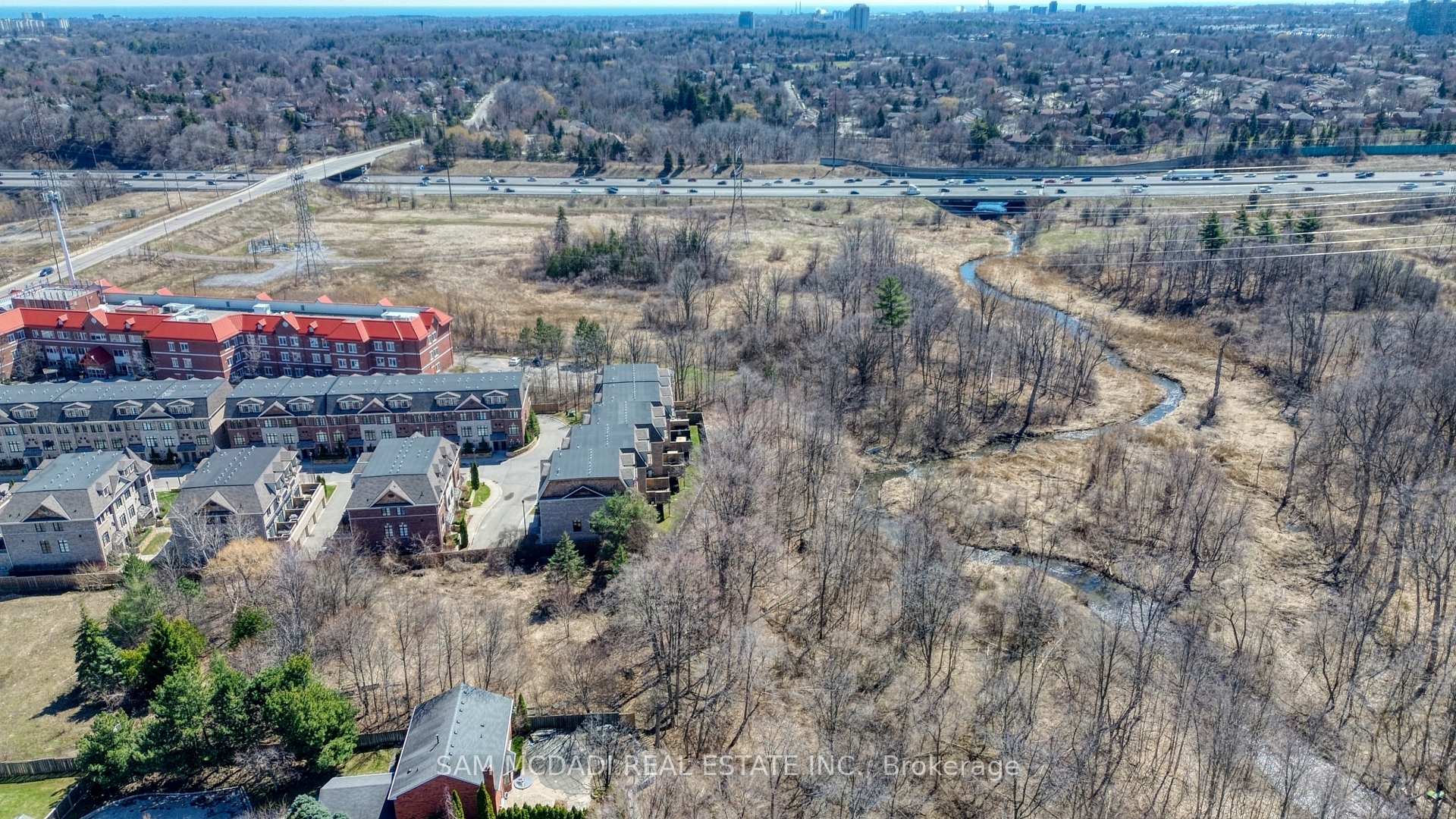 2029 Queensborough Gate