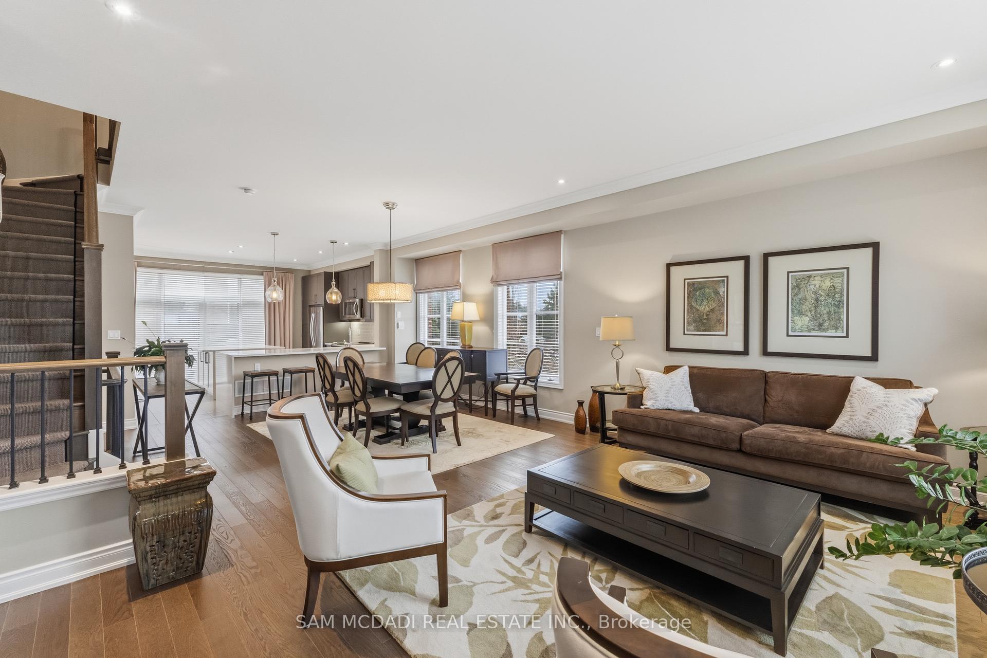 2029 Queensborough Gate