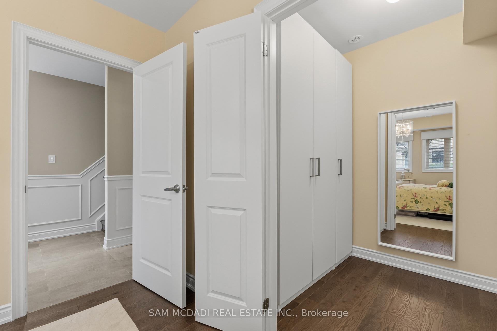 2029 Queensborough Gate