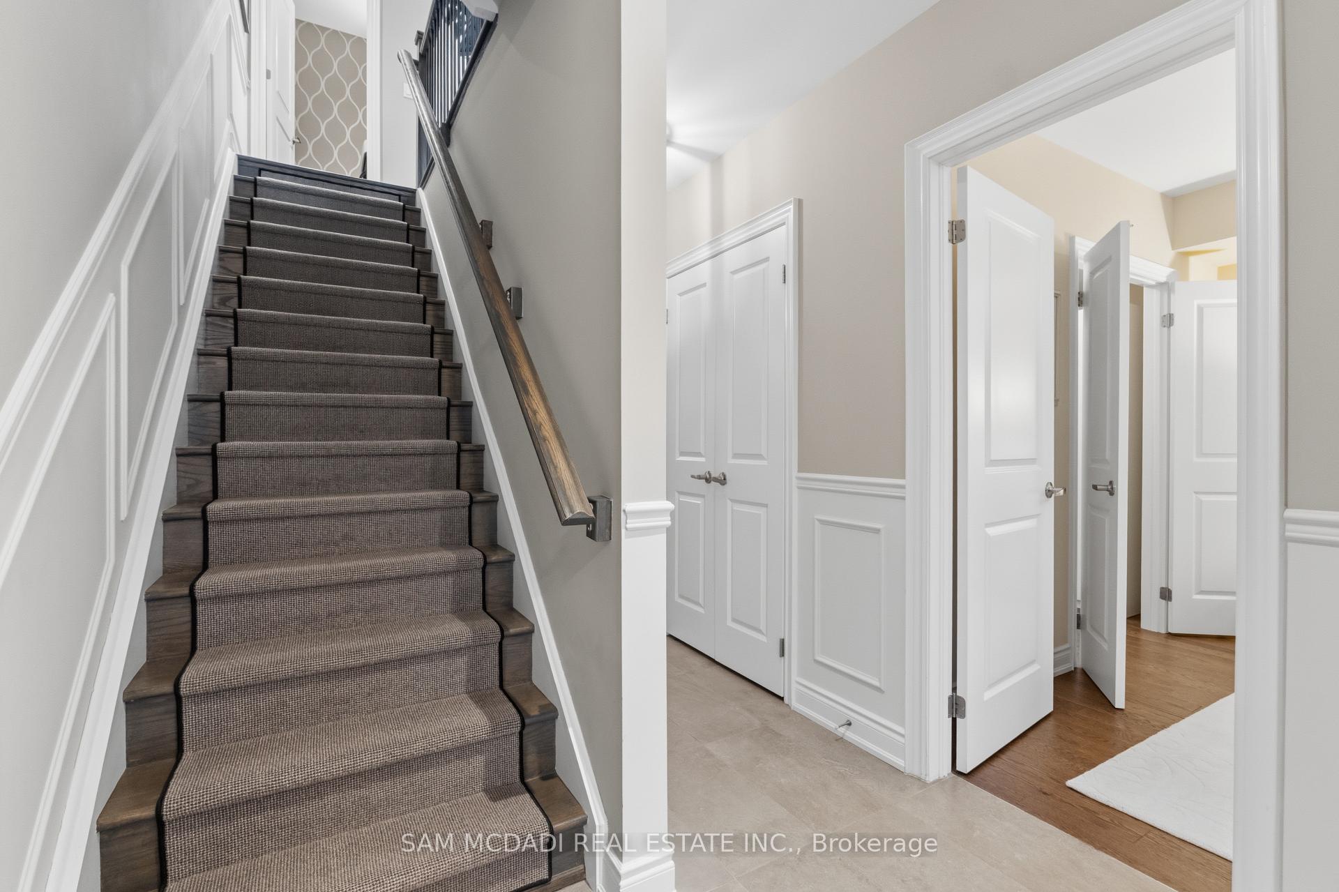 2029 Queensborough Gate