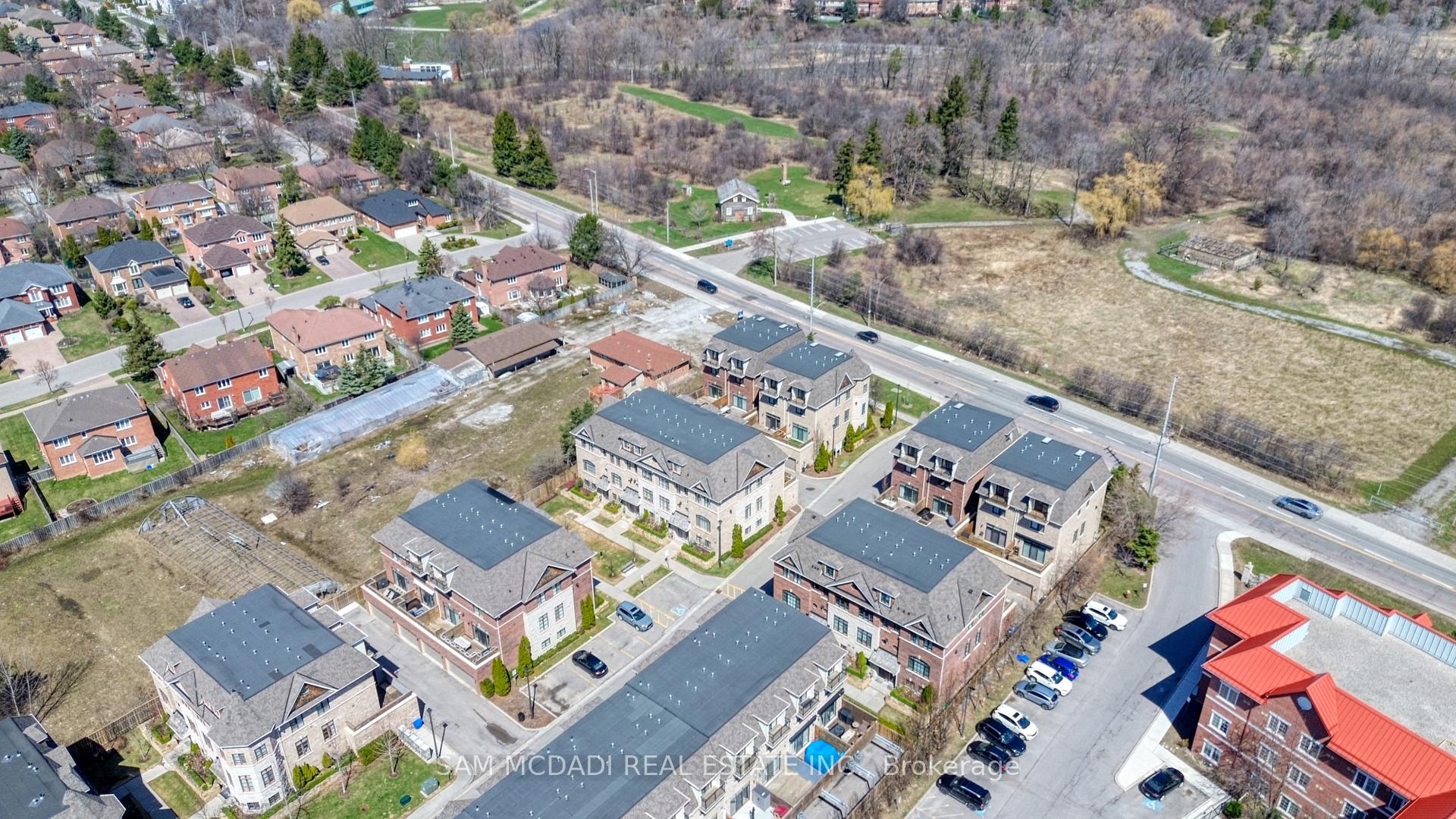 2029 Queensborough Gate