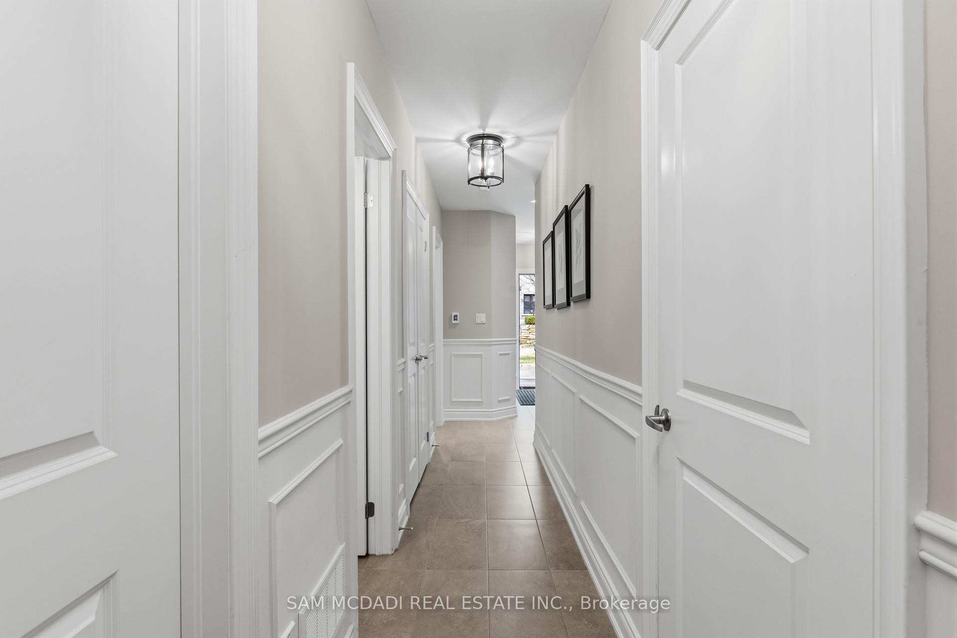 2029 Queensborough Gate