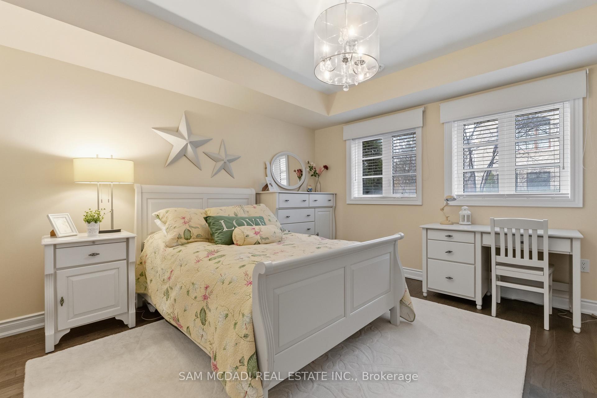 2029 Queensborough Gate