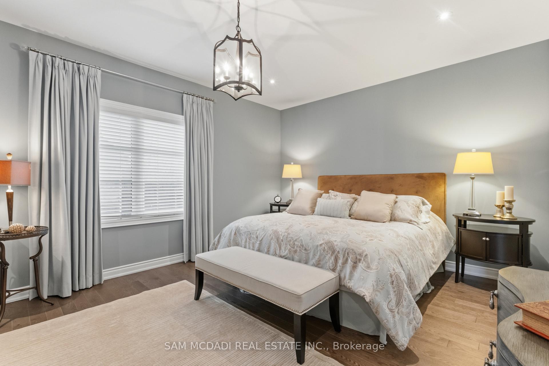 2029 Queensborough Gate