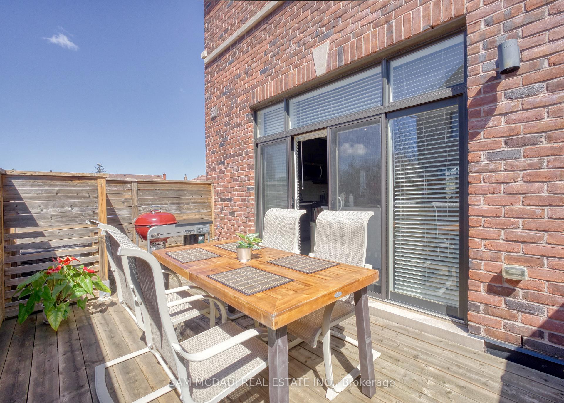 2029 Queensborough Gate