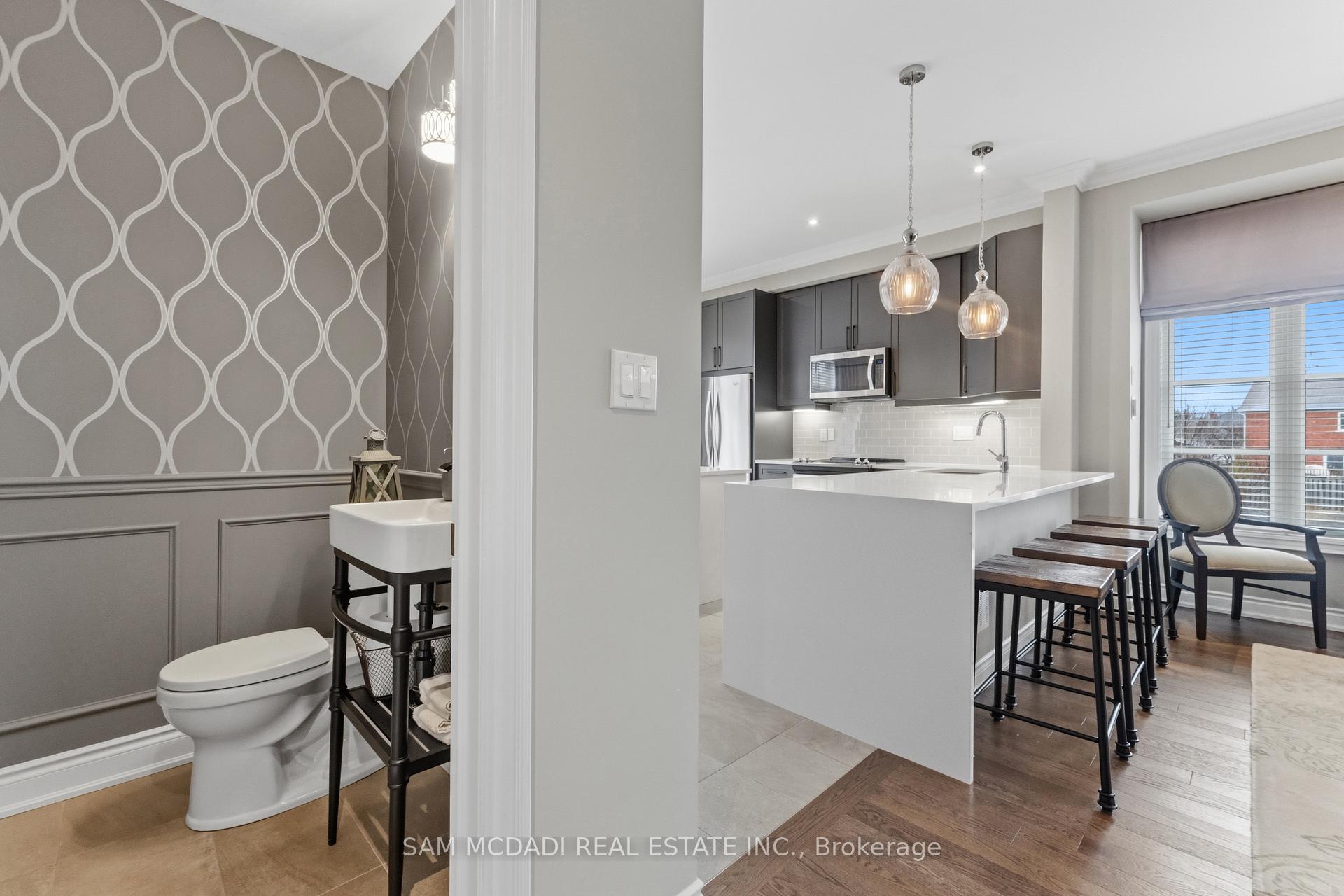 2029 Queensborough Gate